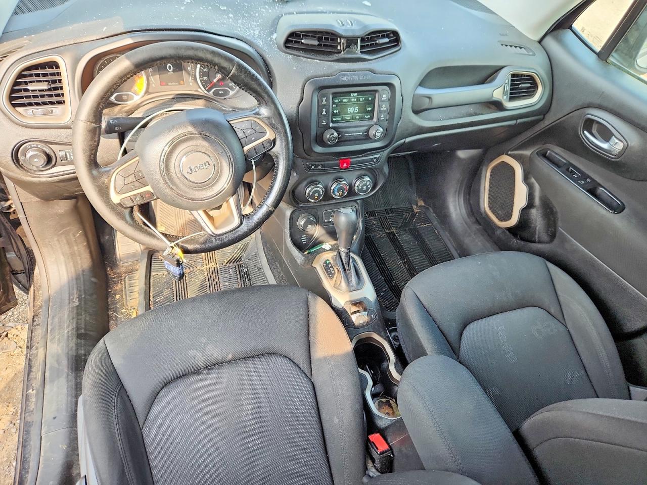 2015 Jeep Renegade Latitude Black vin: ZACCJBBT8FPC45841
