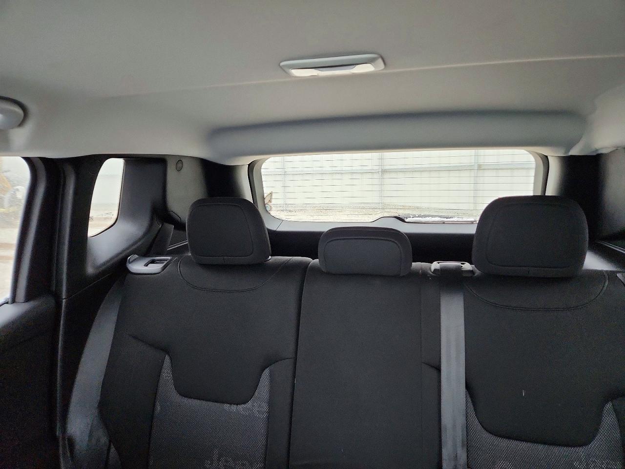2016 Jeep Renegade Latitude Black vin: ZACCJBBT8GPD31359