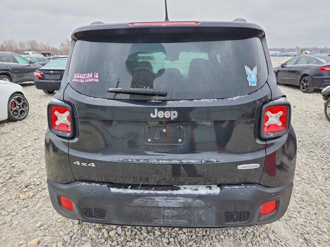 2016 Jeep Renegade Latitude Black vin: ZACCJBBT8GPD31359