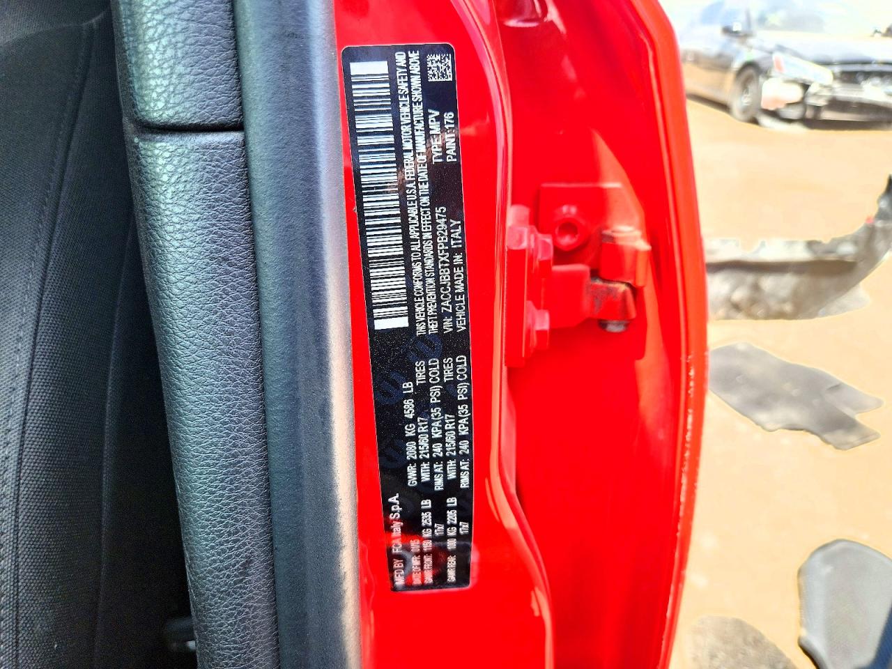 2015 Jeep Renegade Latitude Red vin: ZACCJBBTXFPB29475