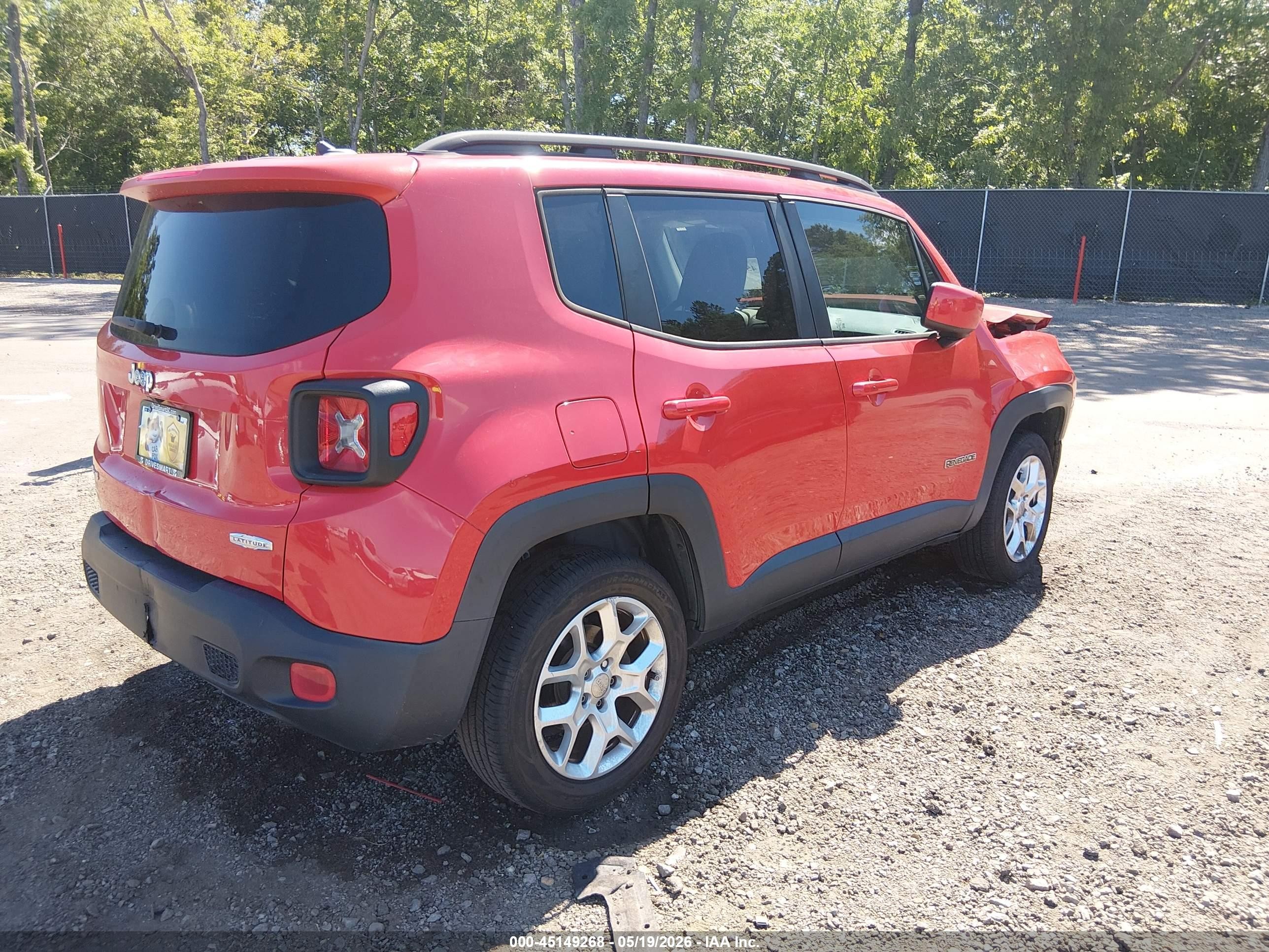2015 Jeep Renegade Latitude Red vin: ZACCJBBTXFPB29847