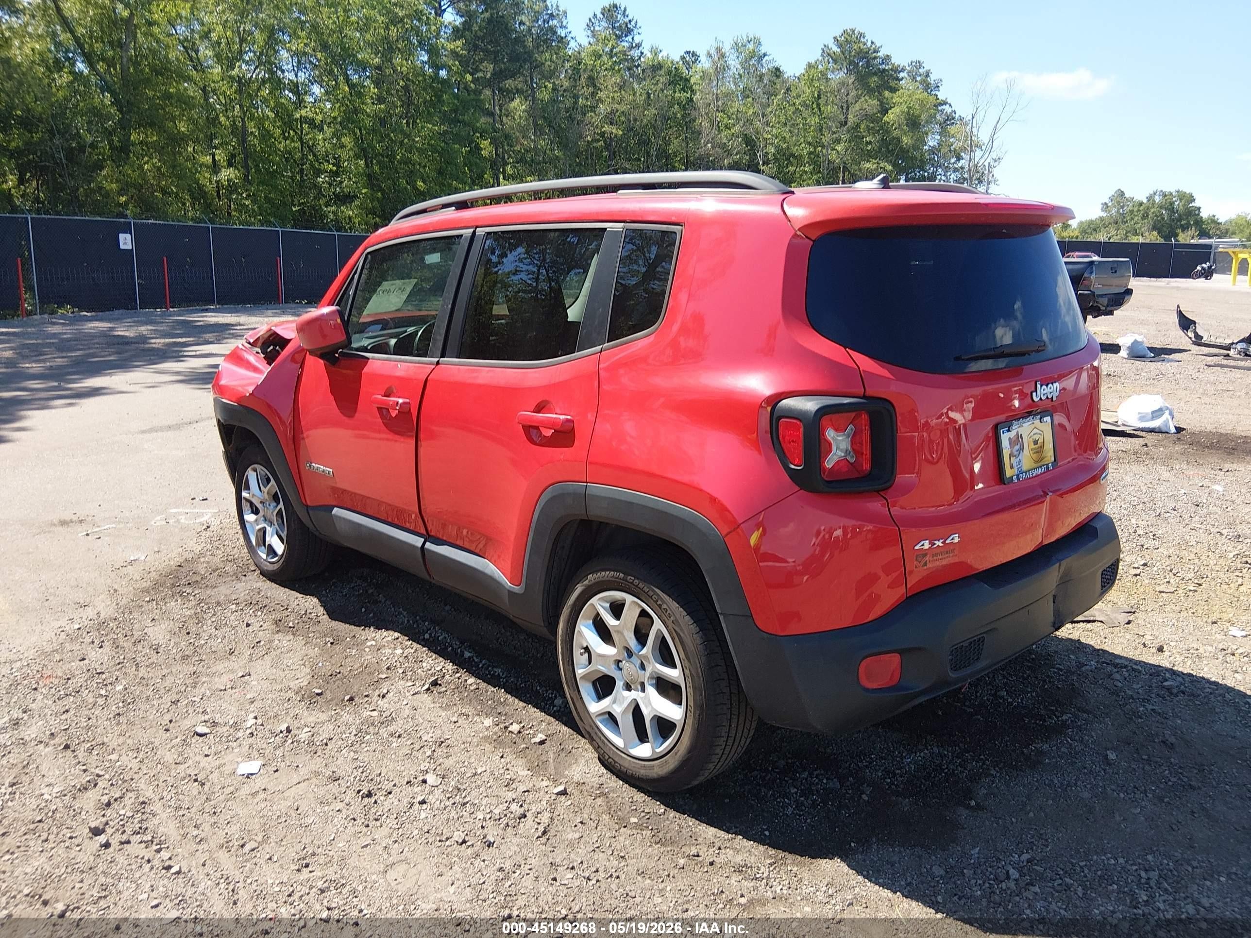 2015 Jeep Renegade Latitude Red vin: ZACCJBBTXFPB29847