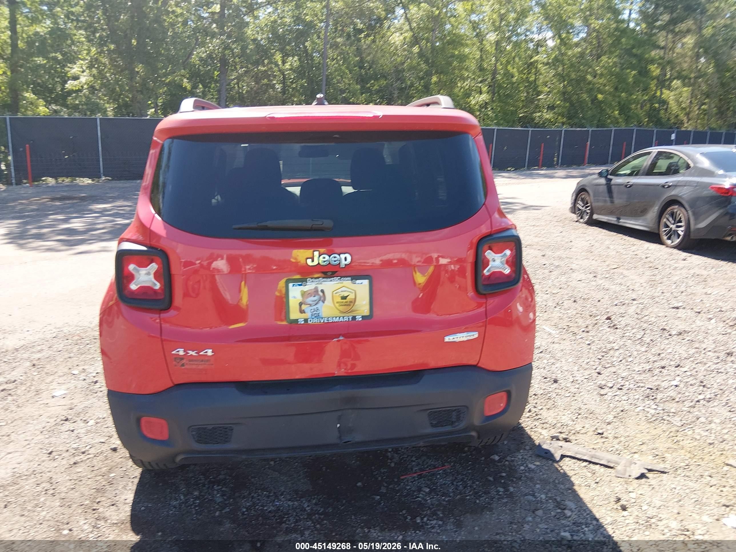 2015 Jeep Renegade Latitude Red vin: ZACCJBBTXFPB29847