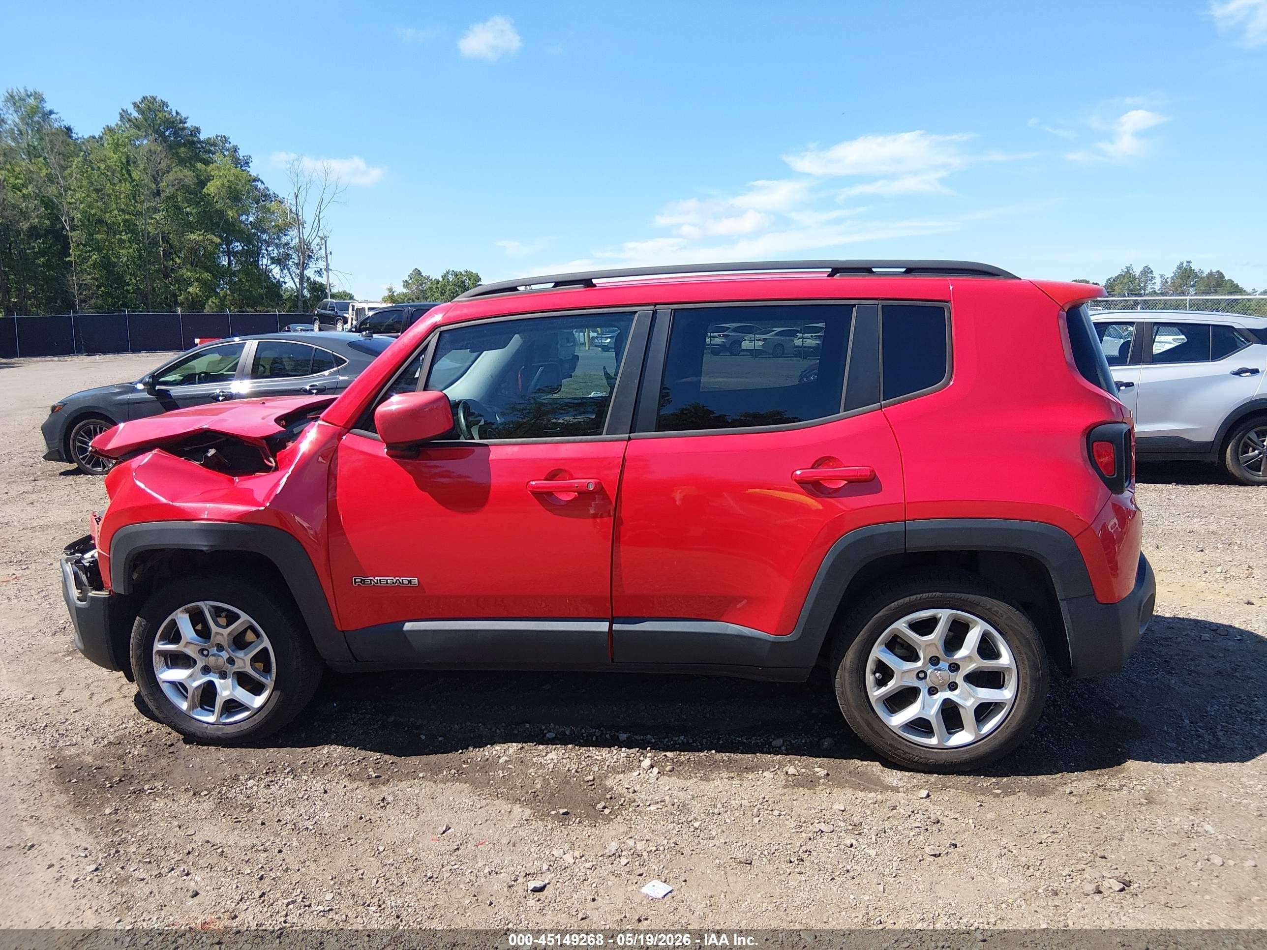 2015 Jeep Renegade Latitude Red vin: ZACCJBBTXFPB29847