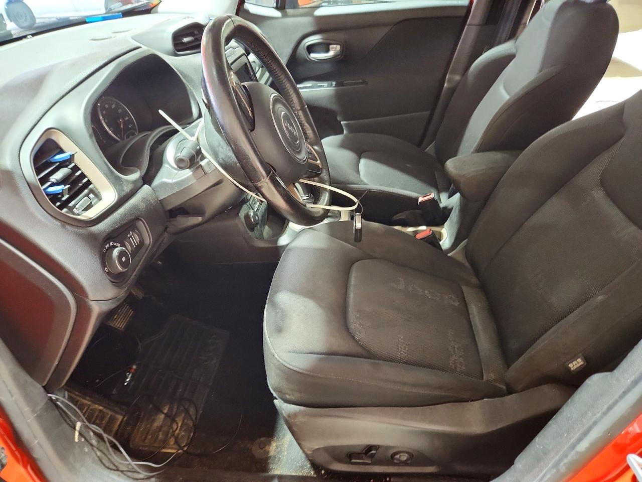 2015 Jeep Renegade Latitude Orange vin: ZACCJBBTXFPC05065