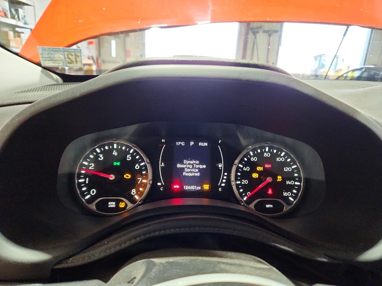 2015 Jeep Renegade Latitude Orange vin: ZACCJBBTXFPC05065