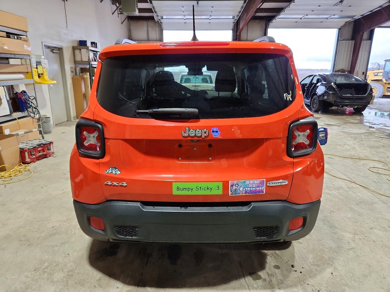 2015 Jeep Renegade Latitude Orange vin: ZACCJBBTXFPC05065
