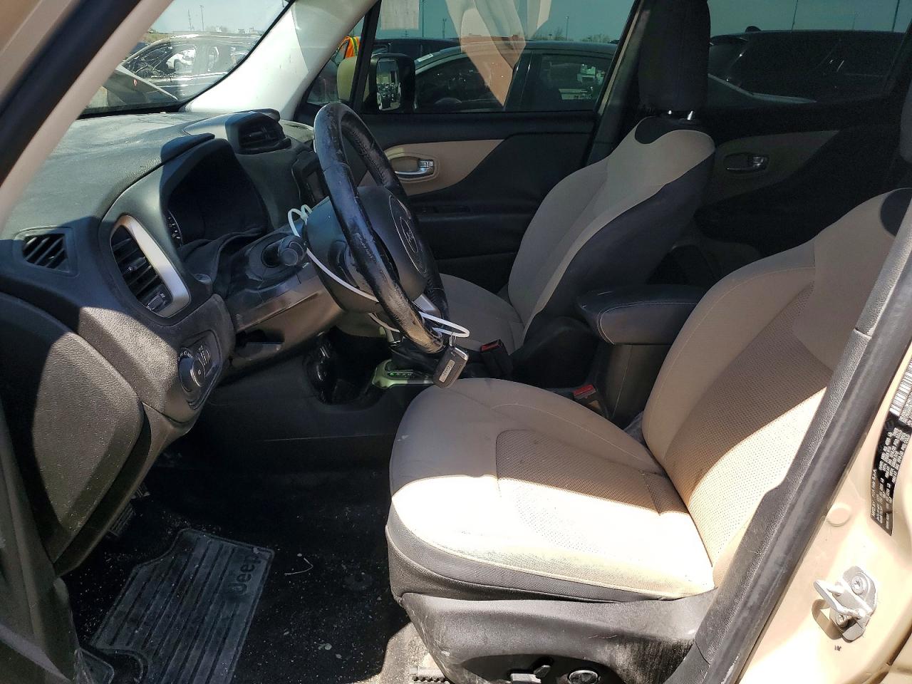 2016 Jeep Renegade Latitude Tan vin: ZACCJBBTXGPD49104