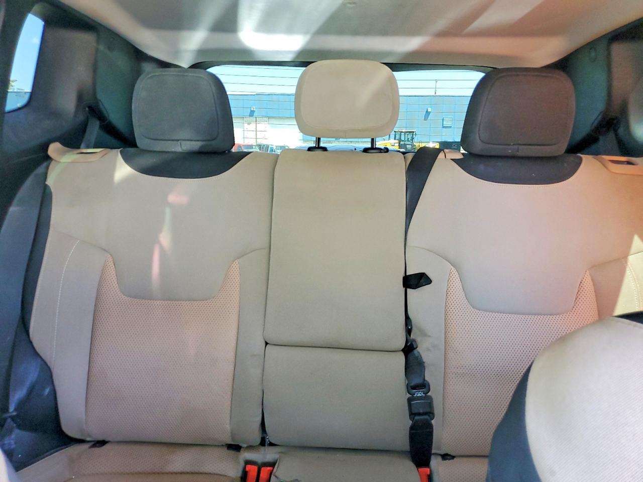2016 Jeep Renegade Latitude Tan vin: ZACCJBBTXGPD49104