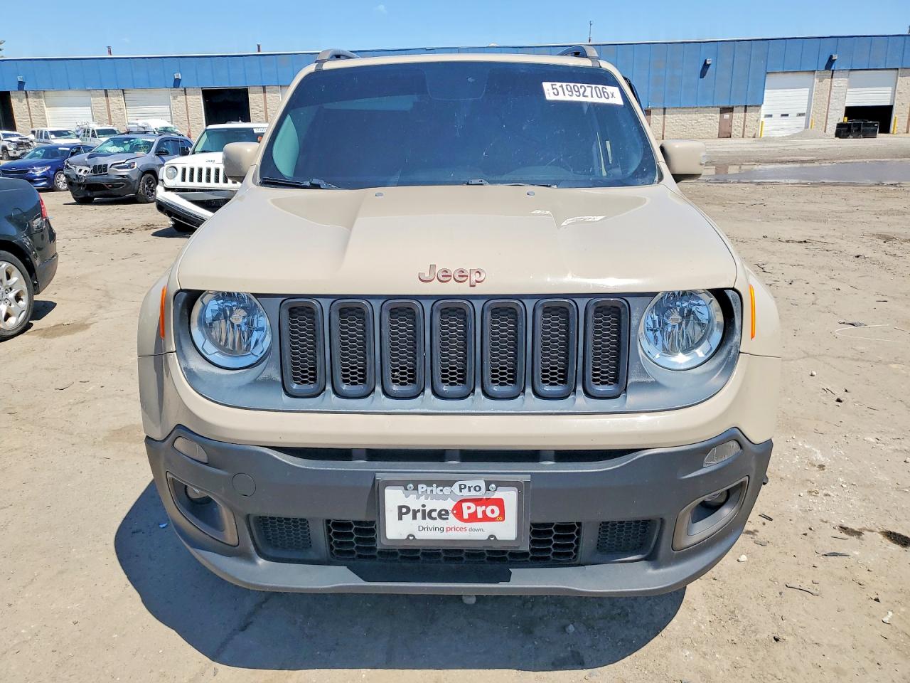 2016 Jeep Renegade Latitude Tan vin: ZACCJBBTXGPD49104