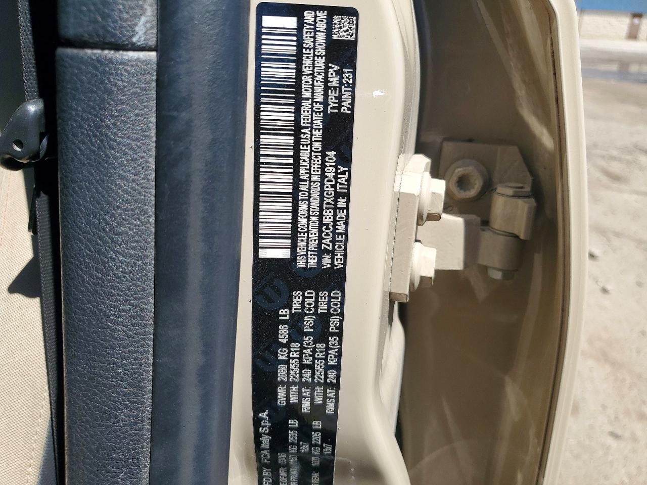 2016 Jeep Renegade Latitude Tan vin: ZACCJBBTXGPD49104