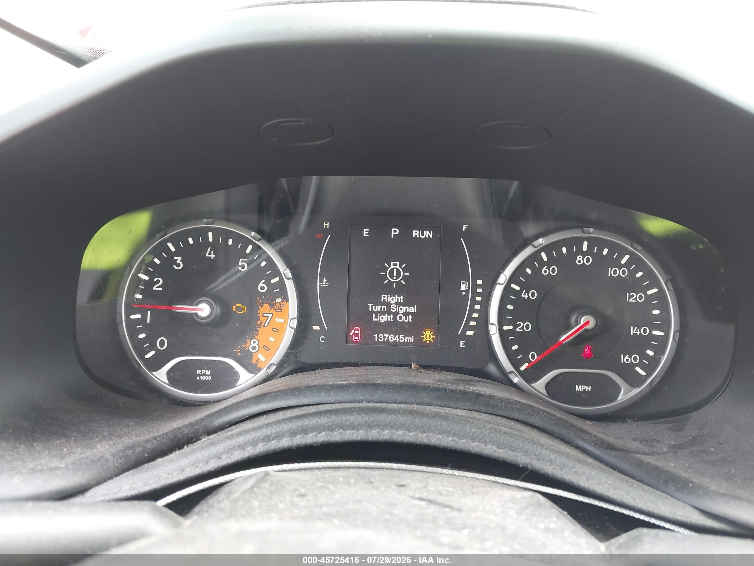 2016 Jeep Renegade Latitude Red vin: ZACCJBBTXGPD59177