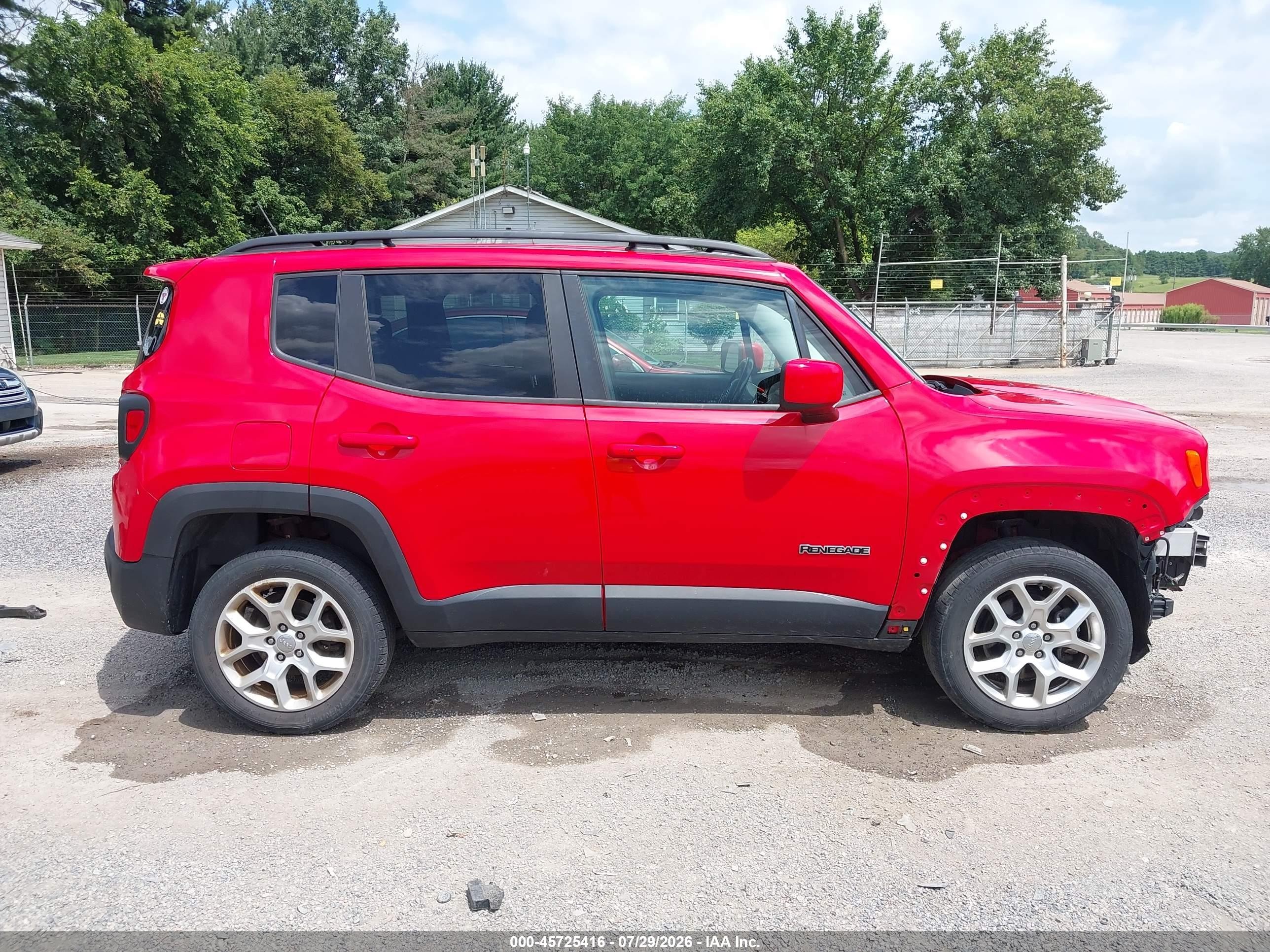 2016 Jeep Renegade Latitude Red vin: ZACCJBBTXGPD59177