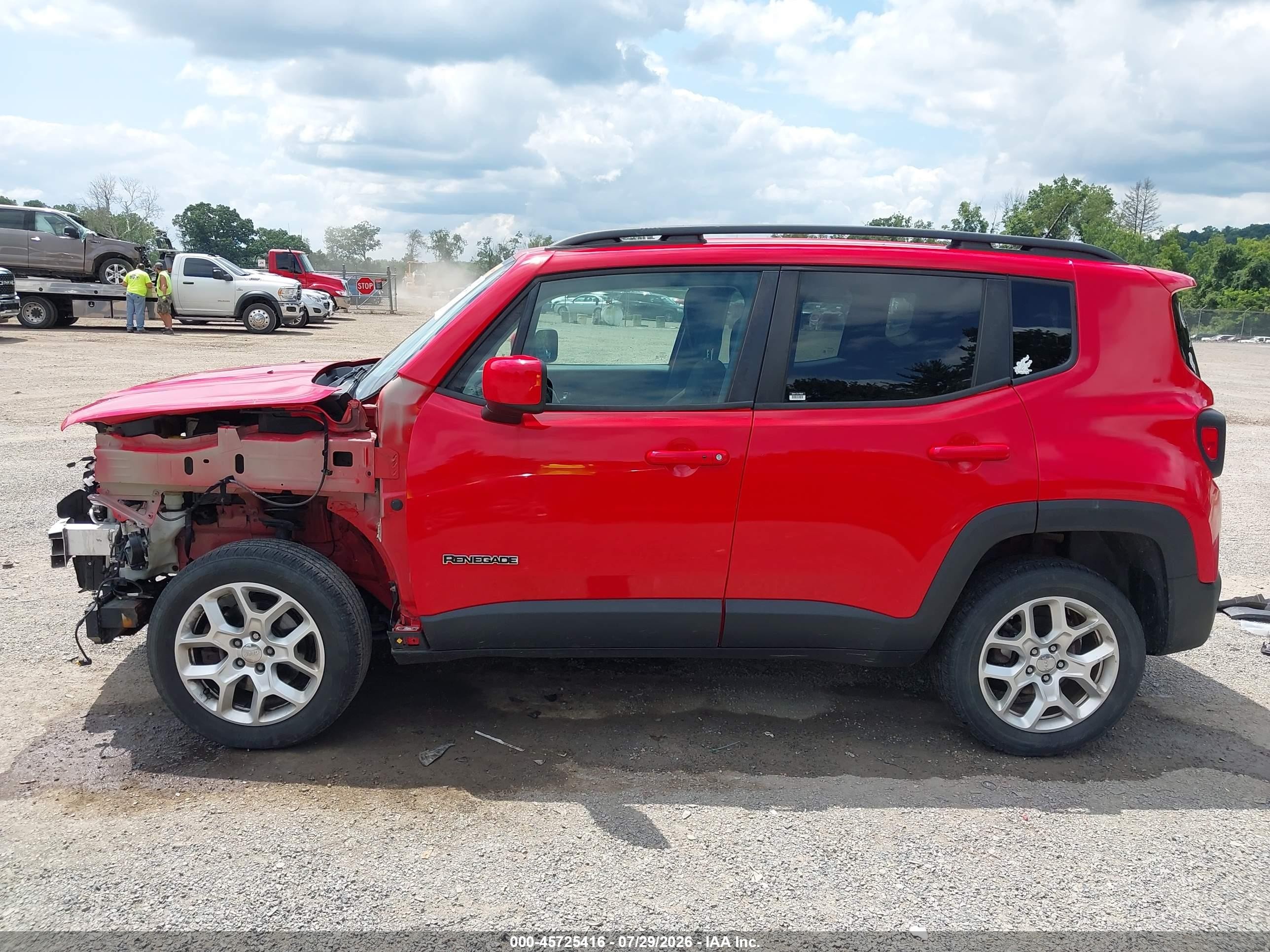 2016 Jeep Renegade Latitude Red vin: ZACCJBBTXGPD59177