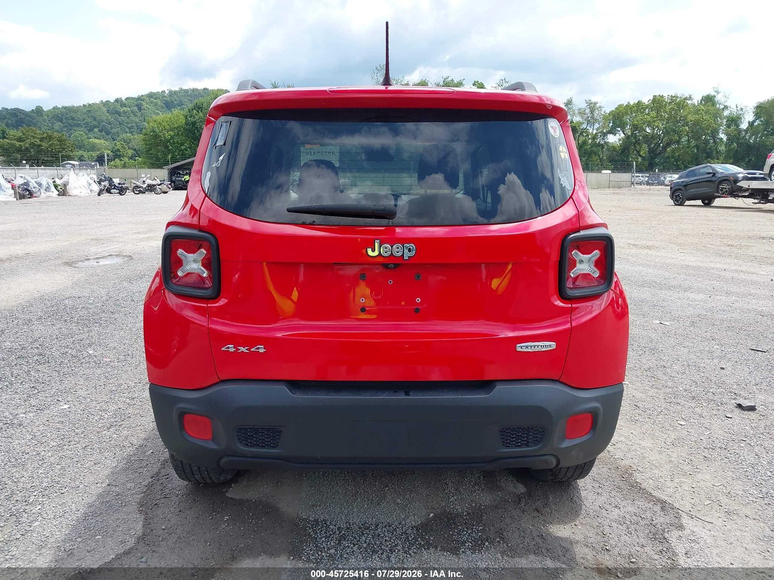 2016 Jeep Renegade Latitude Red vin: ZACCJBBTXGPD59177
