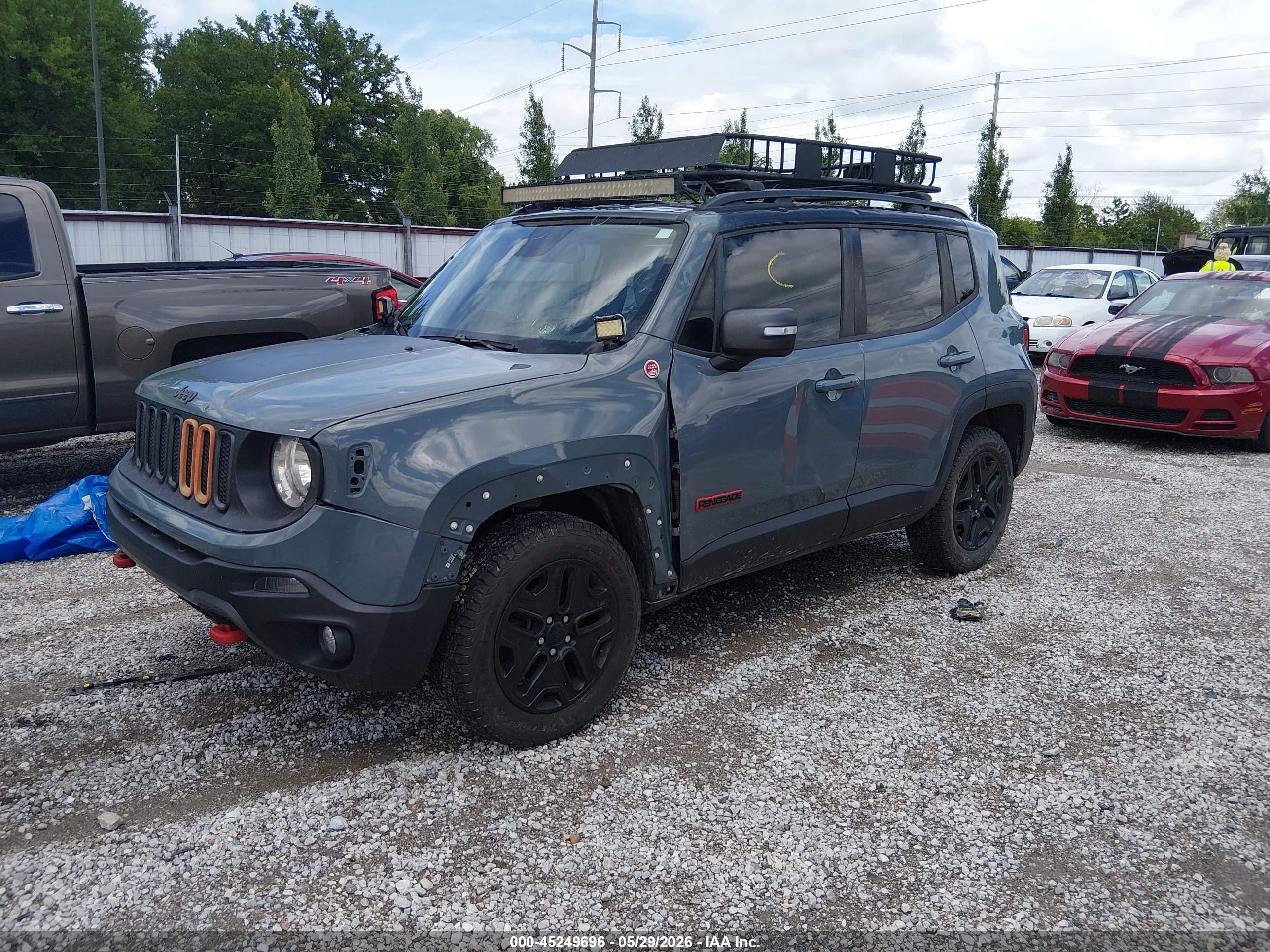 2018 Jeep Renegade Trailhawk 4x4 Gray vin: ZACCJBCB6JPH58309