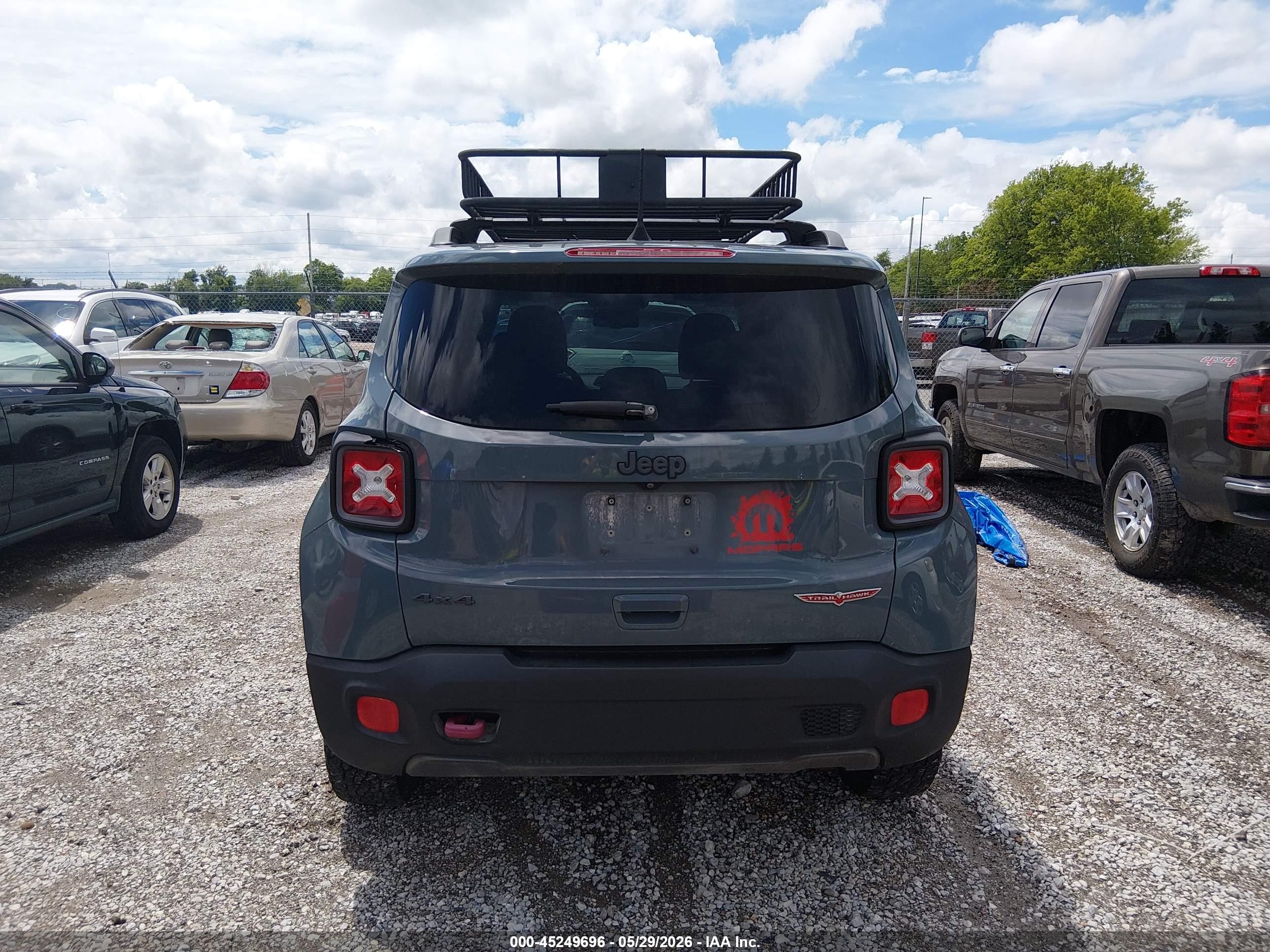 2018 Jeep Renegade Trailhawk 4x4 Gray vin: ZACCJBCB6JPH58309