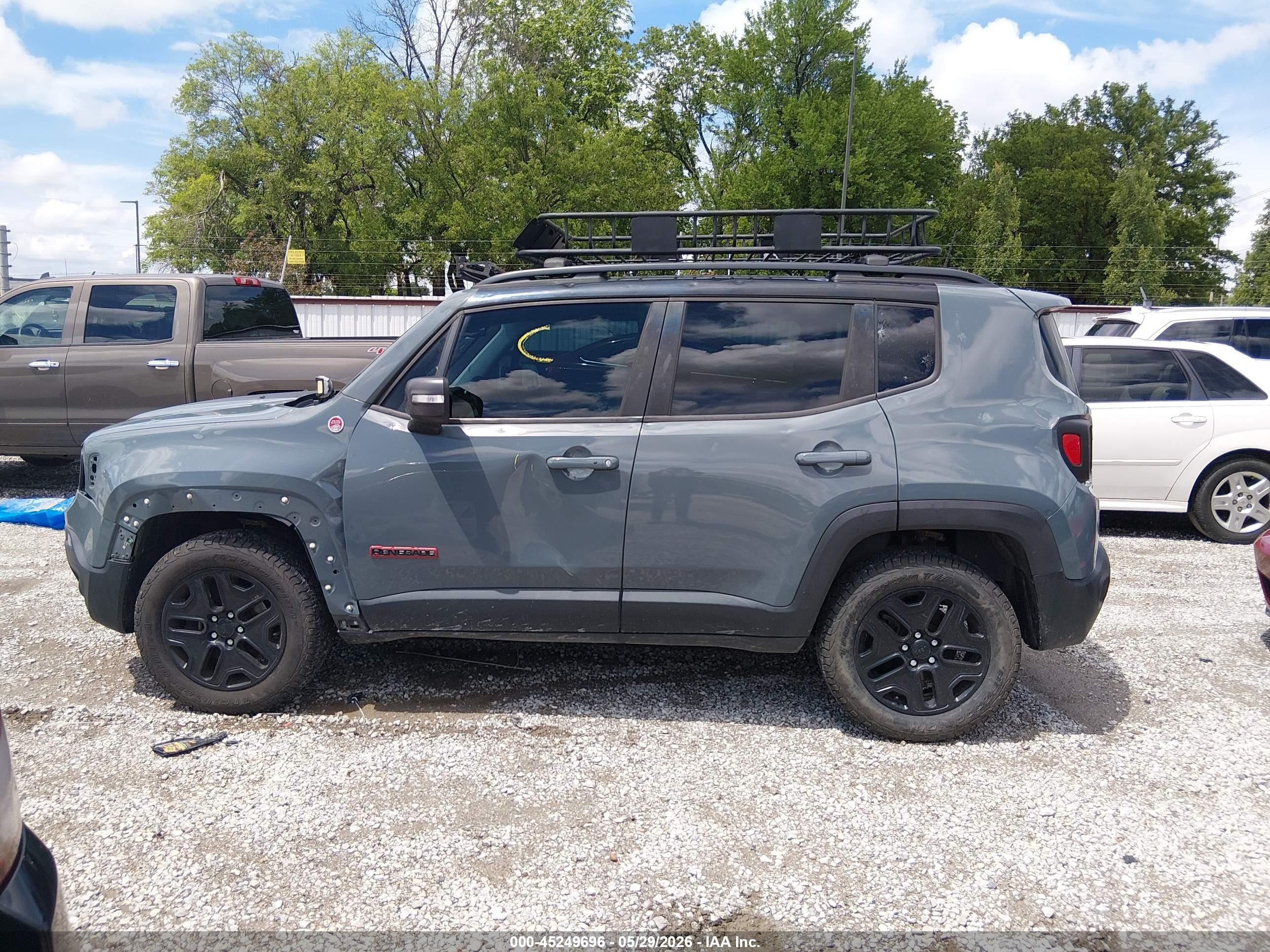 2018 Jeep Renegade Trailhawk 4x4 Gray vin: ZACCJBCB6JPH58309