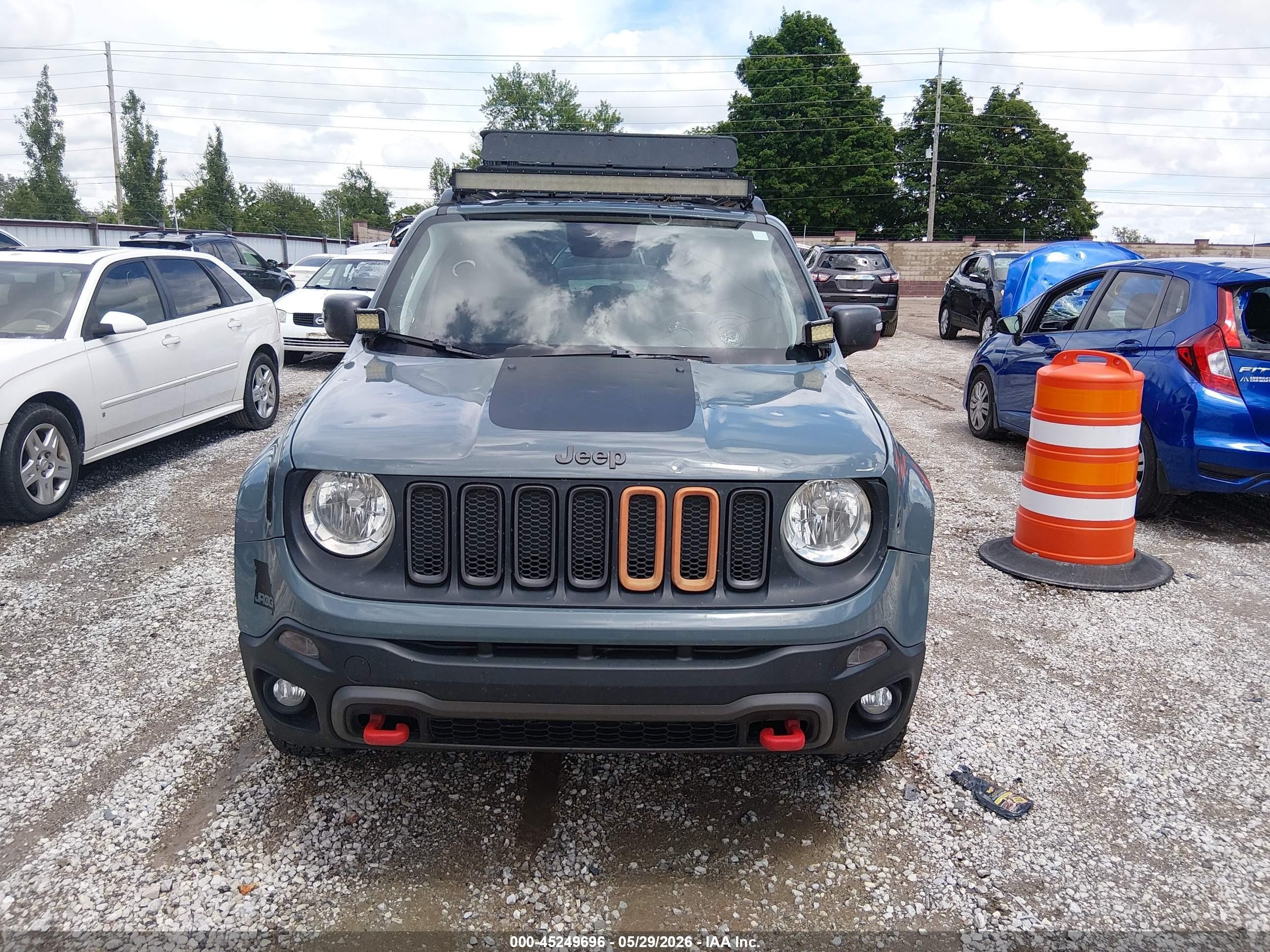 2018 Jeep Renegade Trailhawk 4x4 Gray vin: ZACCJBCB6JPH58309