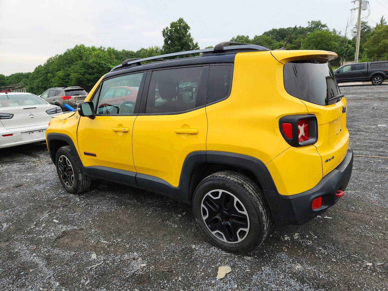 2015 Jeep Renegade Trailhawk Желтый vin: ZACCJBCT0FPB54147