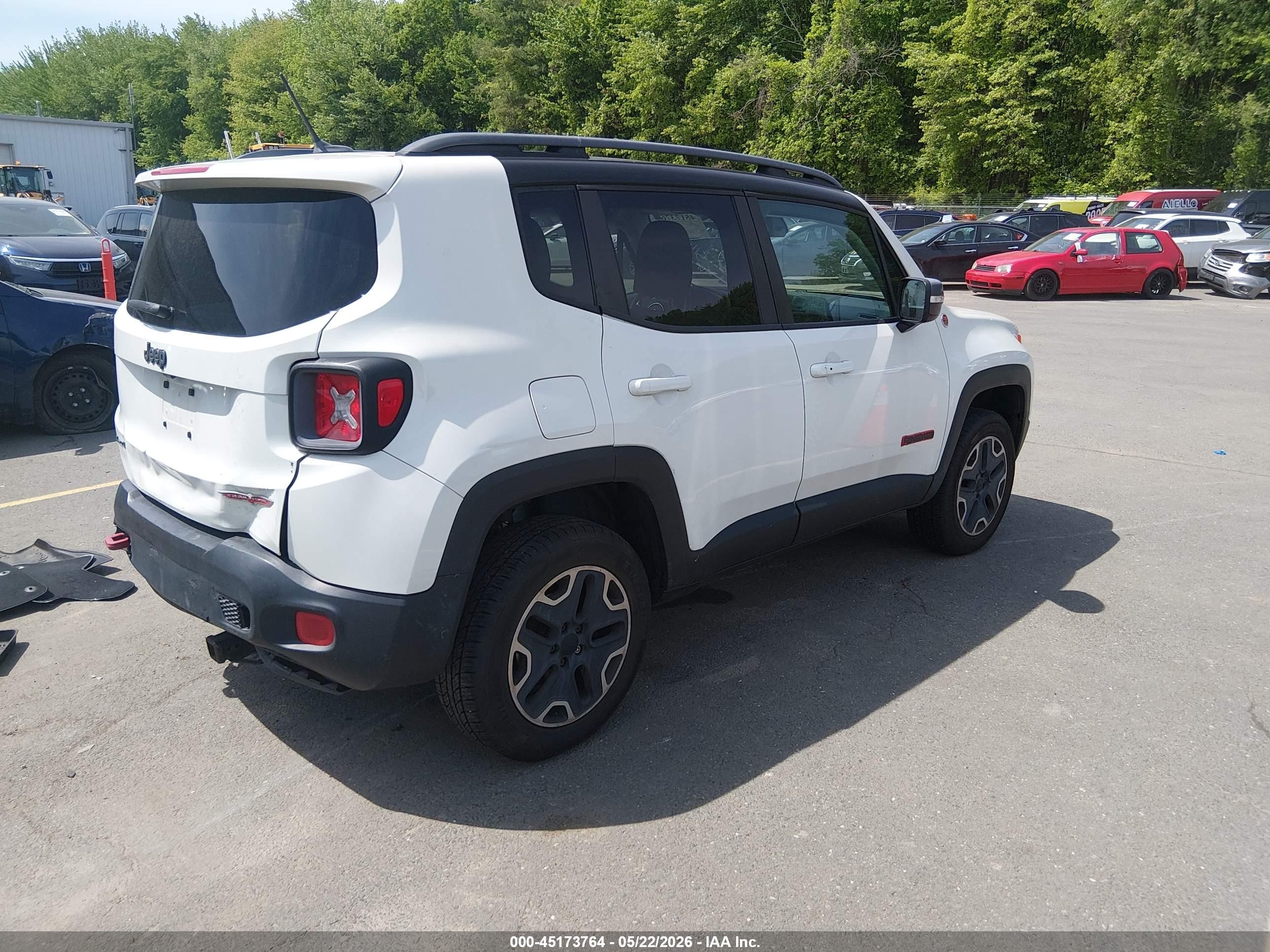 2015 Jeep Renegade Trailhawk White vin: ZACCJBCT0FPB55054