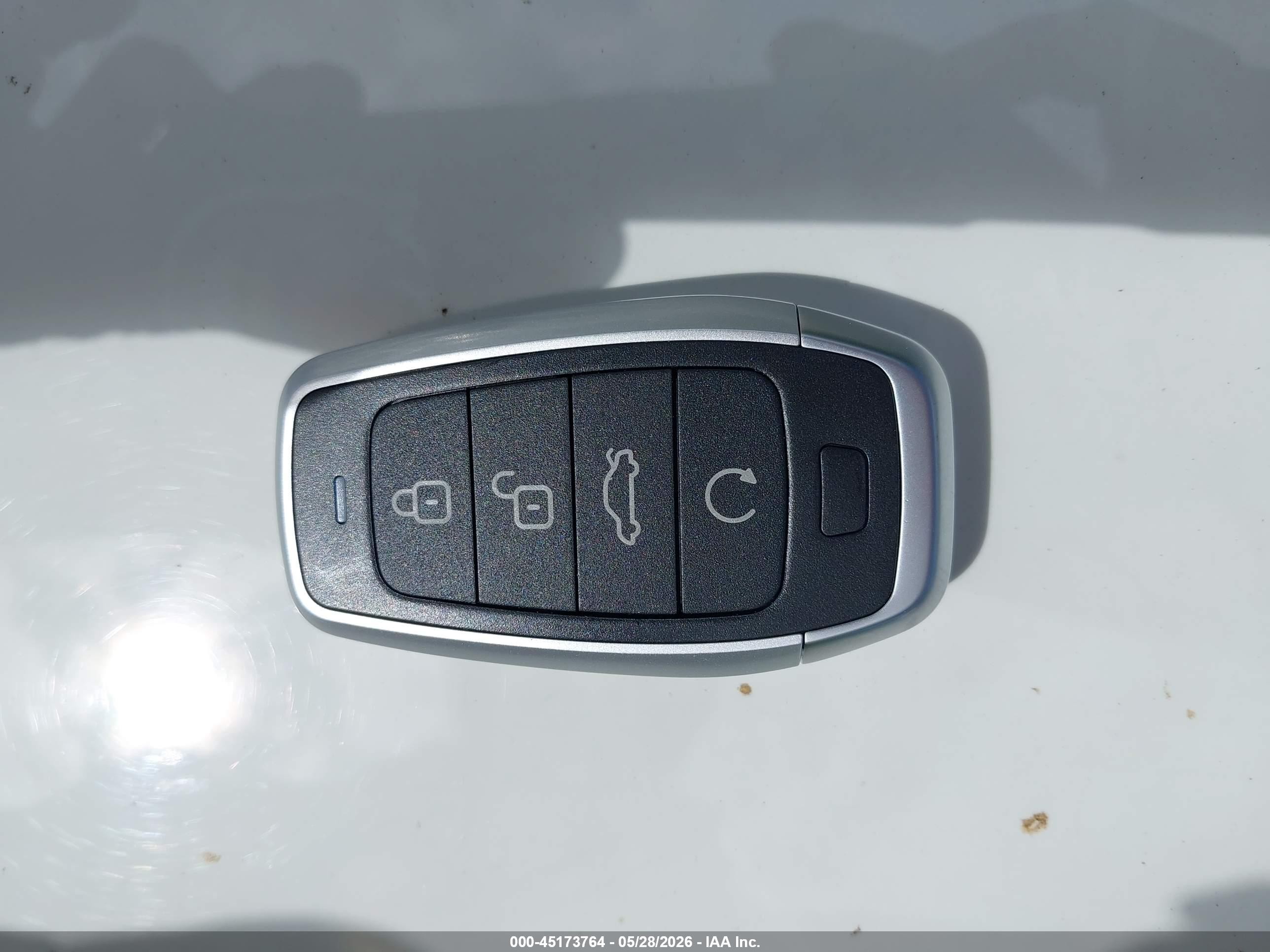 2015 Jeep Renegade Trailhawk White vin: ZACCJBCT0FPB55054