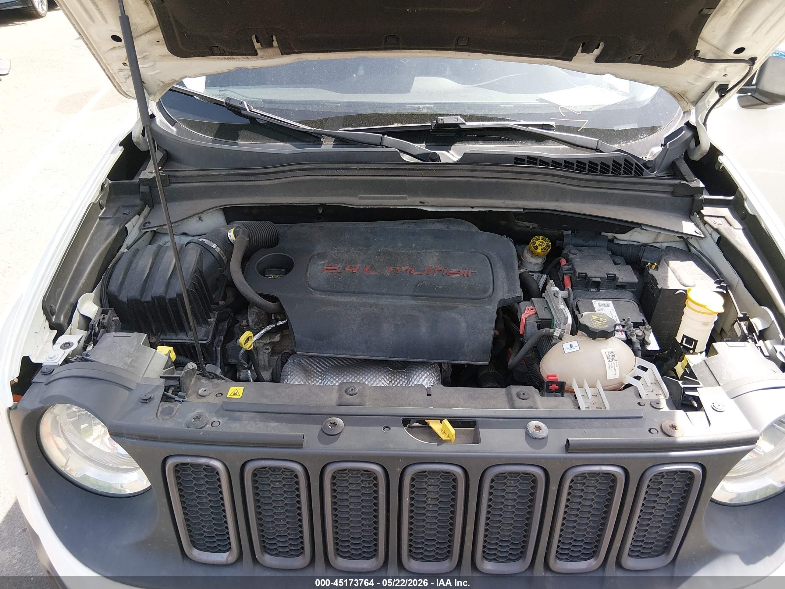 2015 Jeep Renegade Trailhawk White vin: ZACCJBCT0FPB55054