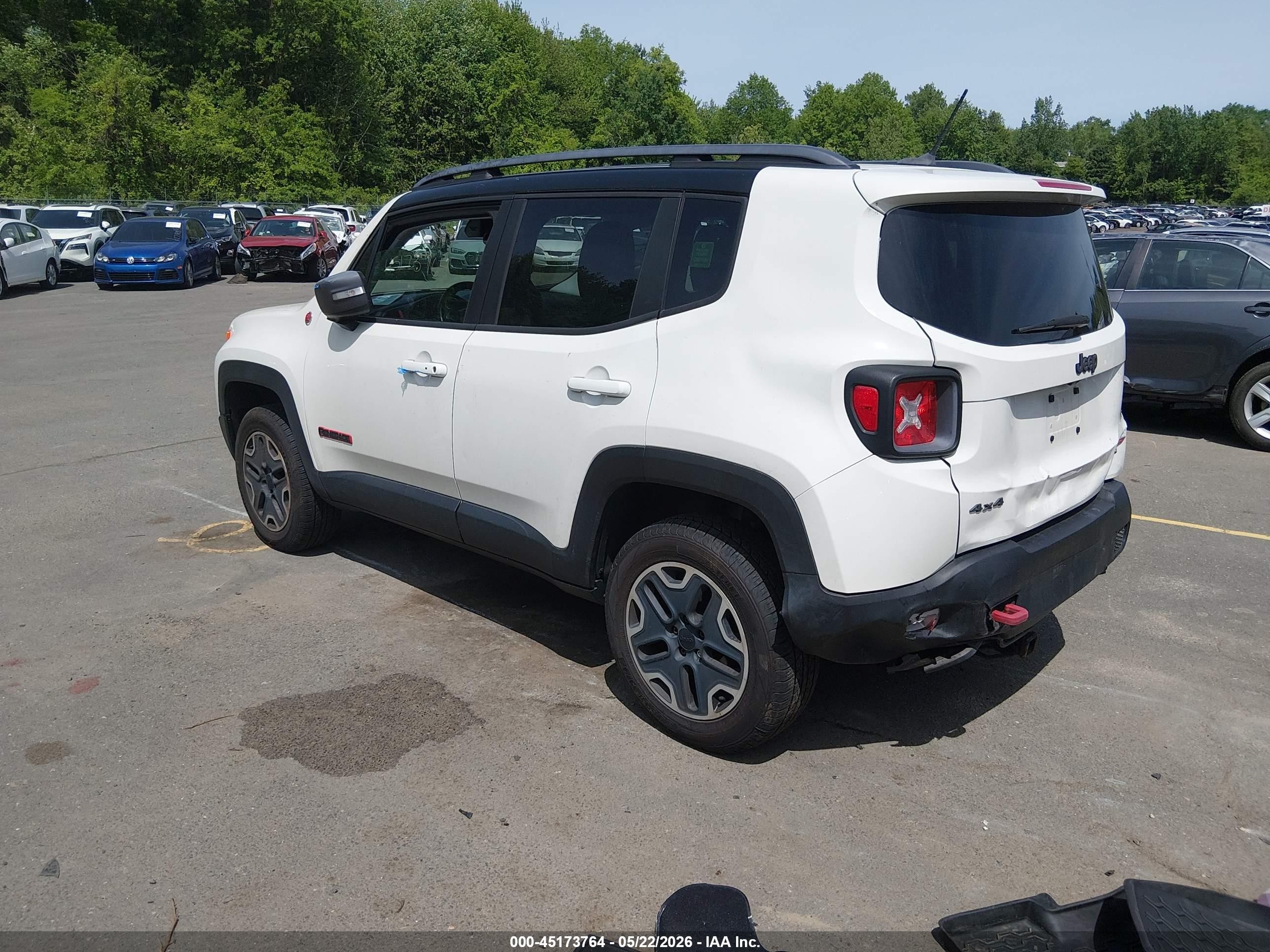 2015 Jeep Renegade Trailhawk White vin: ZACCJBCT0FPB55054
