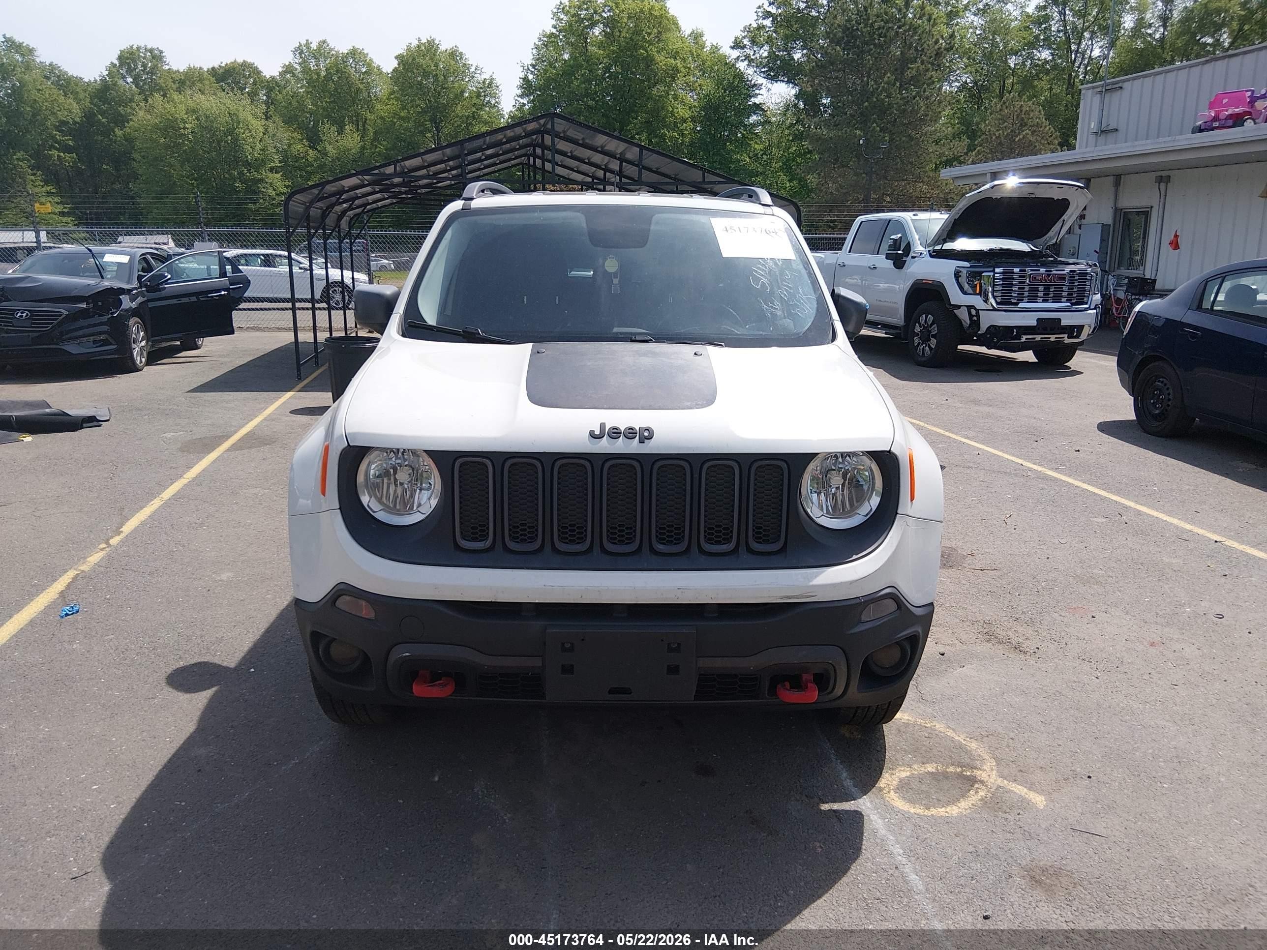 2015 Jeep Renegade Trailhawk White vin: ZACCJBCT0FPB55054