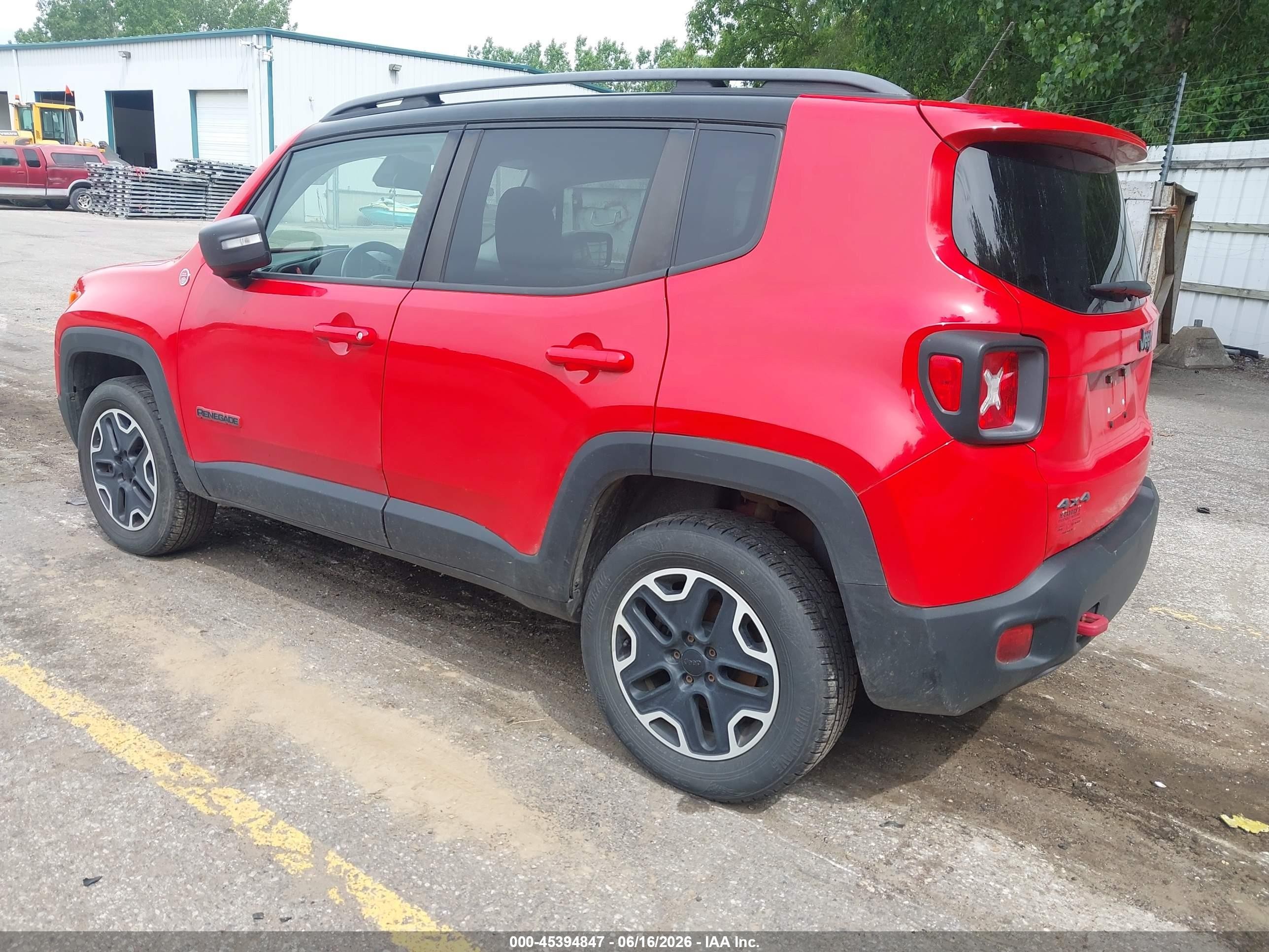2015 Jeep Renegade Trailhawk Красный vin: ZACCJBCT0FPB61410