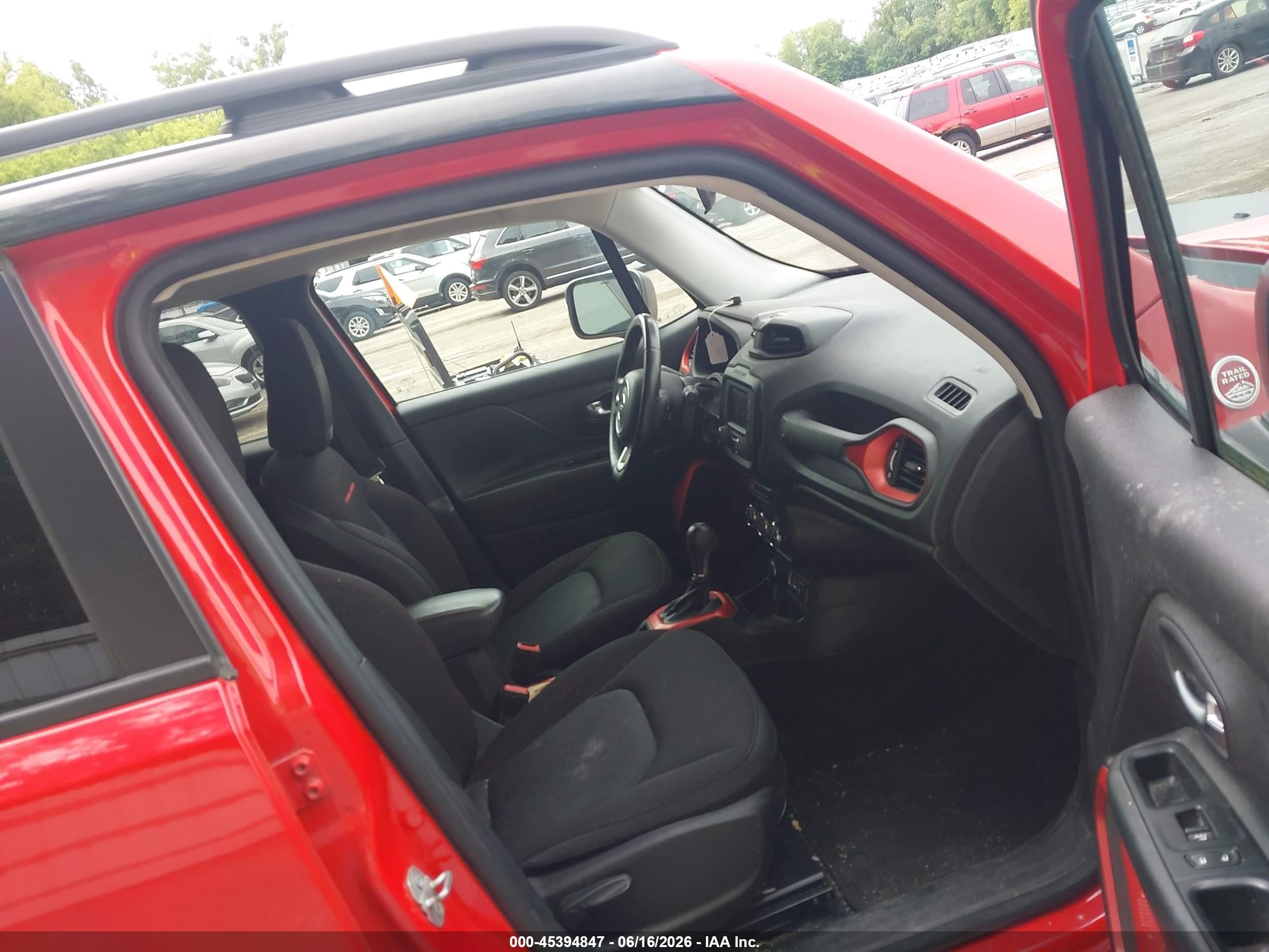 2015 Jeep Renegade Trailhawk Красный vin: ZACCJBCT0FPB61410