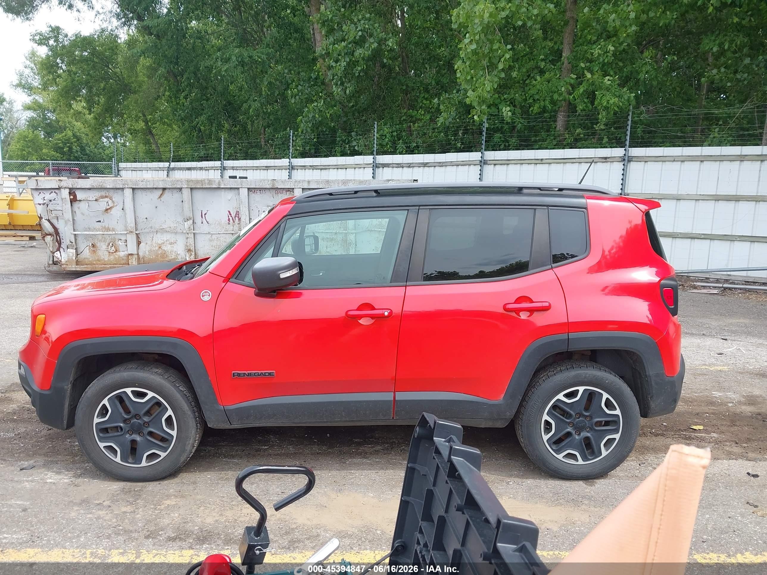 2015 Jeep Renegade Trailhawk Красный vin: ZACCJBCT0FPB61410
