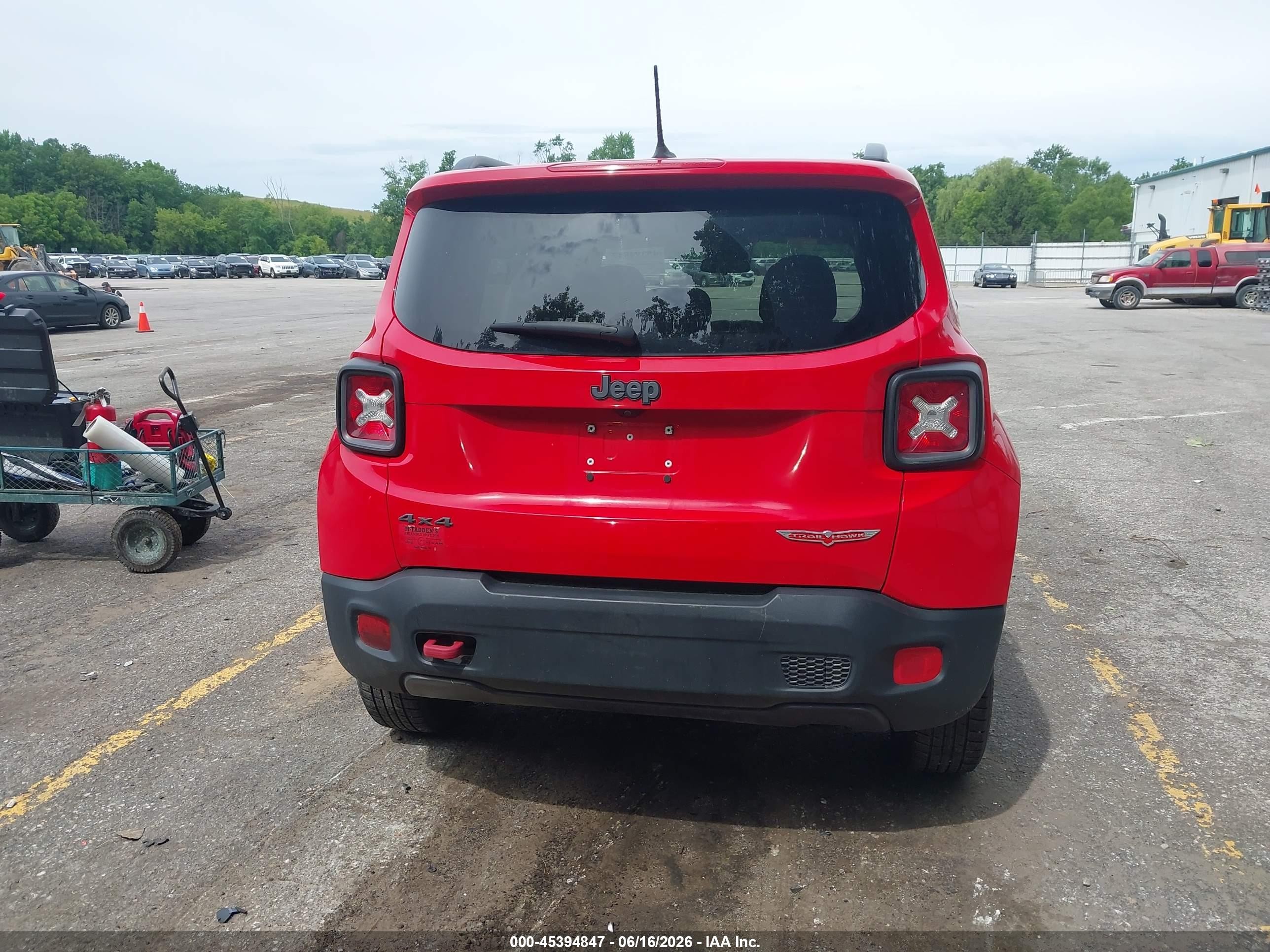 2015 Jeep Renegade Trailhawk Красный vin: ZACCJBCT0FPB61410