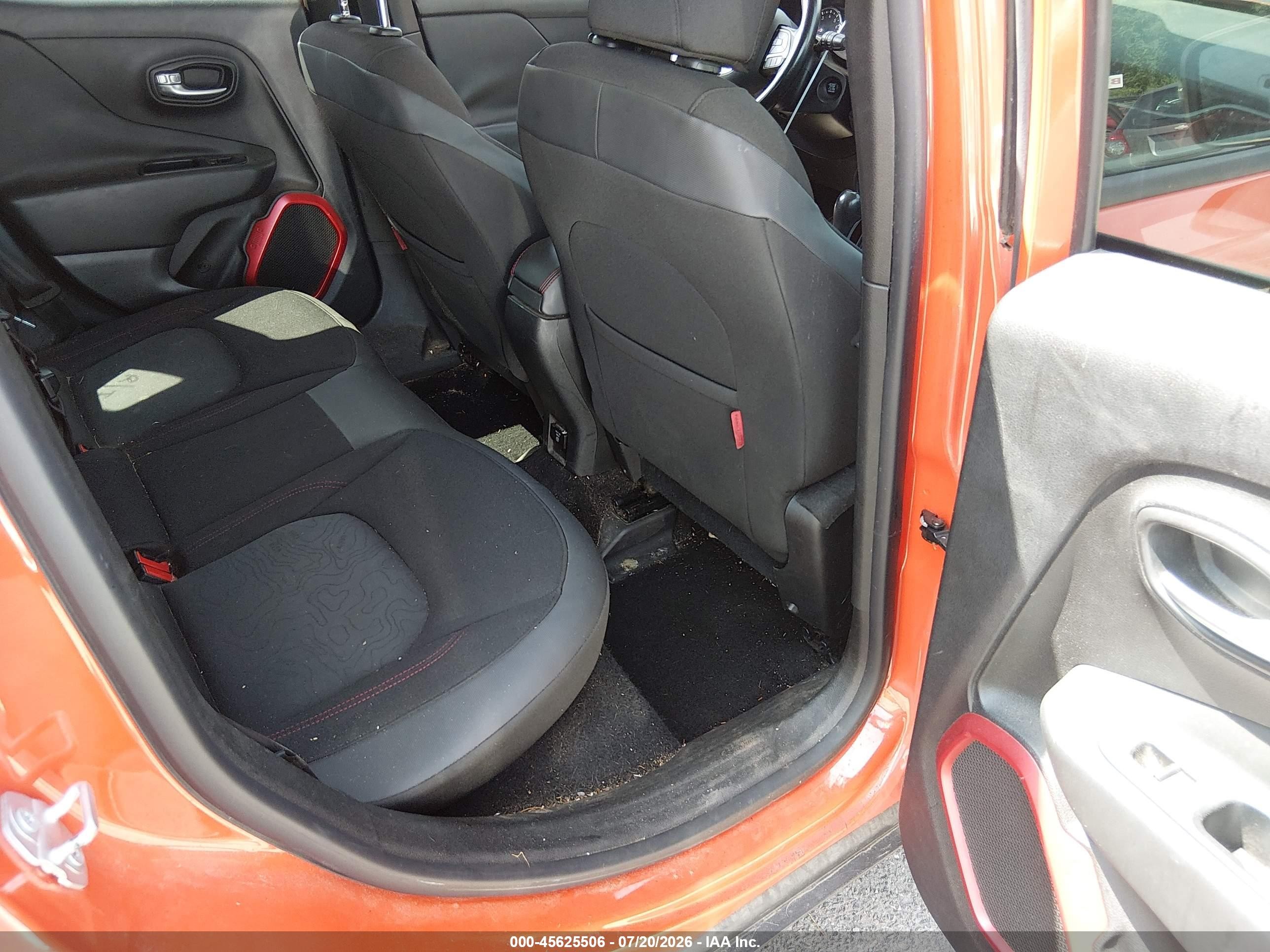 2015 Jeep Renegade Trailhawk Orange vin: ZACCJBCT0FPB64656
