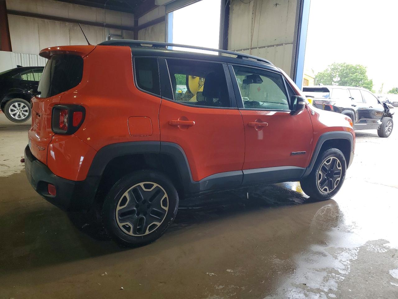 2015 Jeep Renegade Trailhawk Orange vin: ZACCJBCT0FPB64868