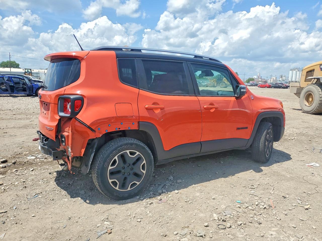 2015 Jeep Renegade Trailhawk Orange vin: ZACCJBCT0FPB67625