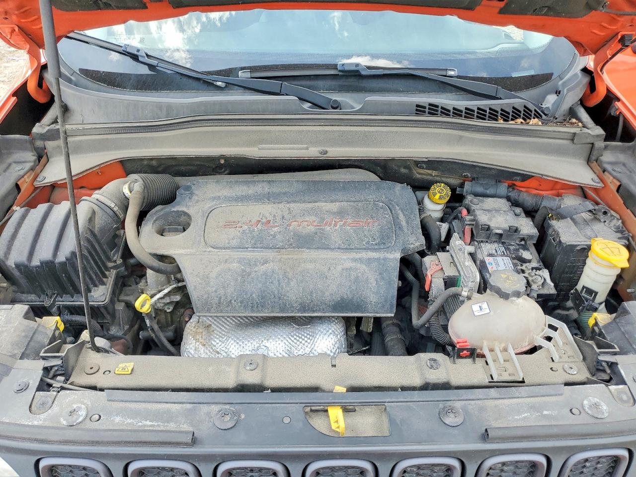 2015 Jeep Renegade Trailhawk Orange vin: ZACCJBCT0FPB67625