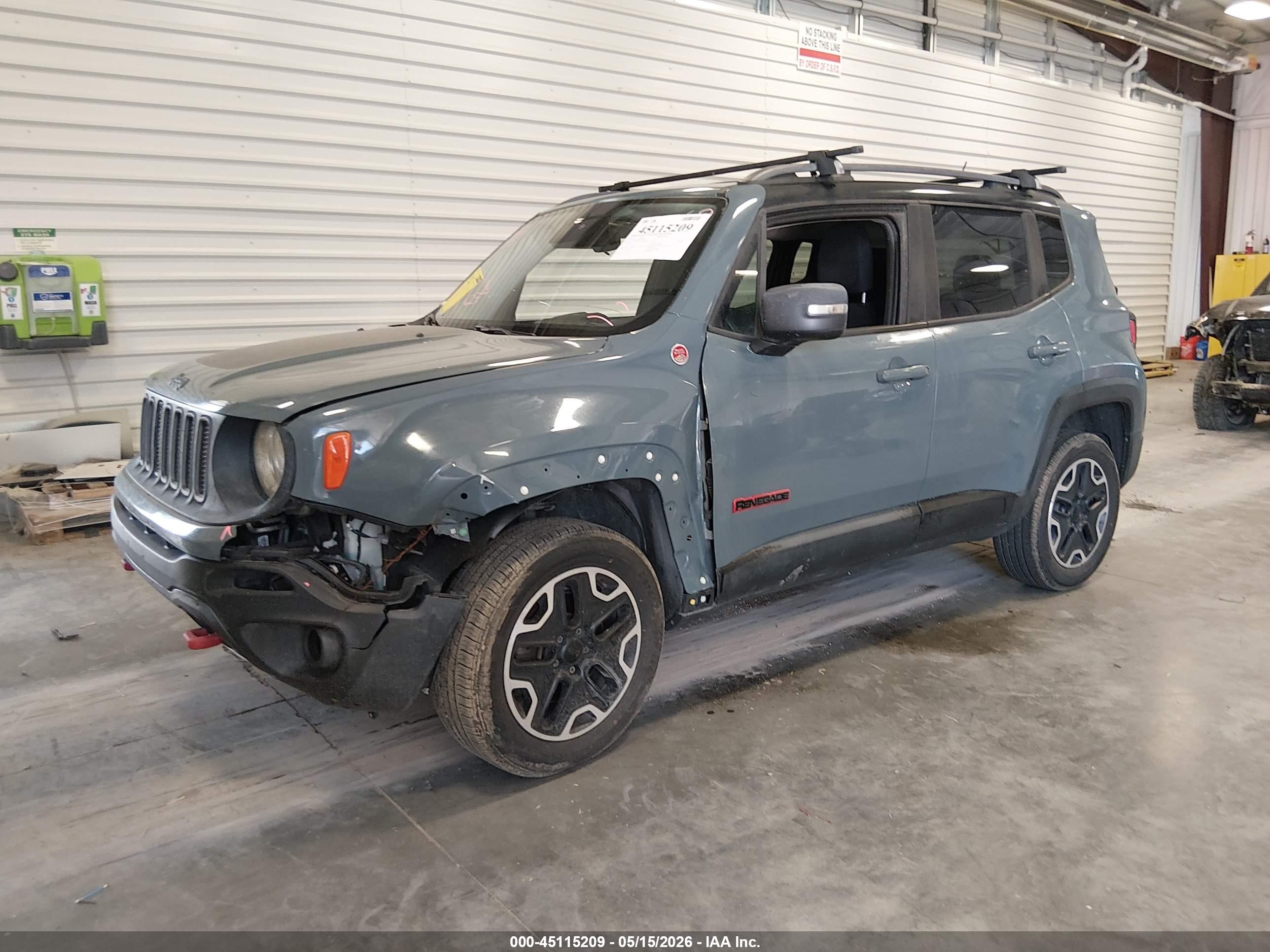 2015 Jeep Renegade Trailhawk Gray vin: ZACCJBCT0FPB69245