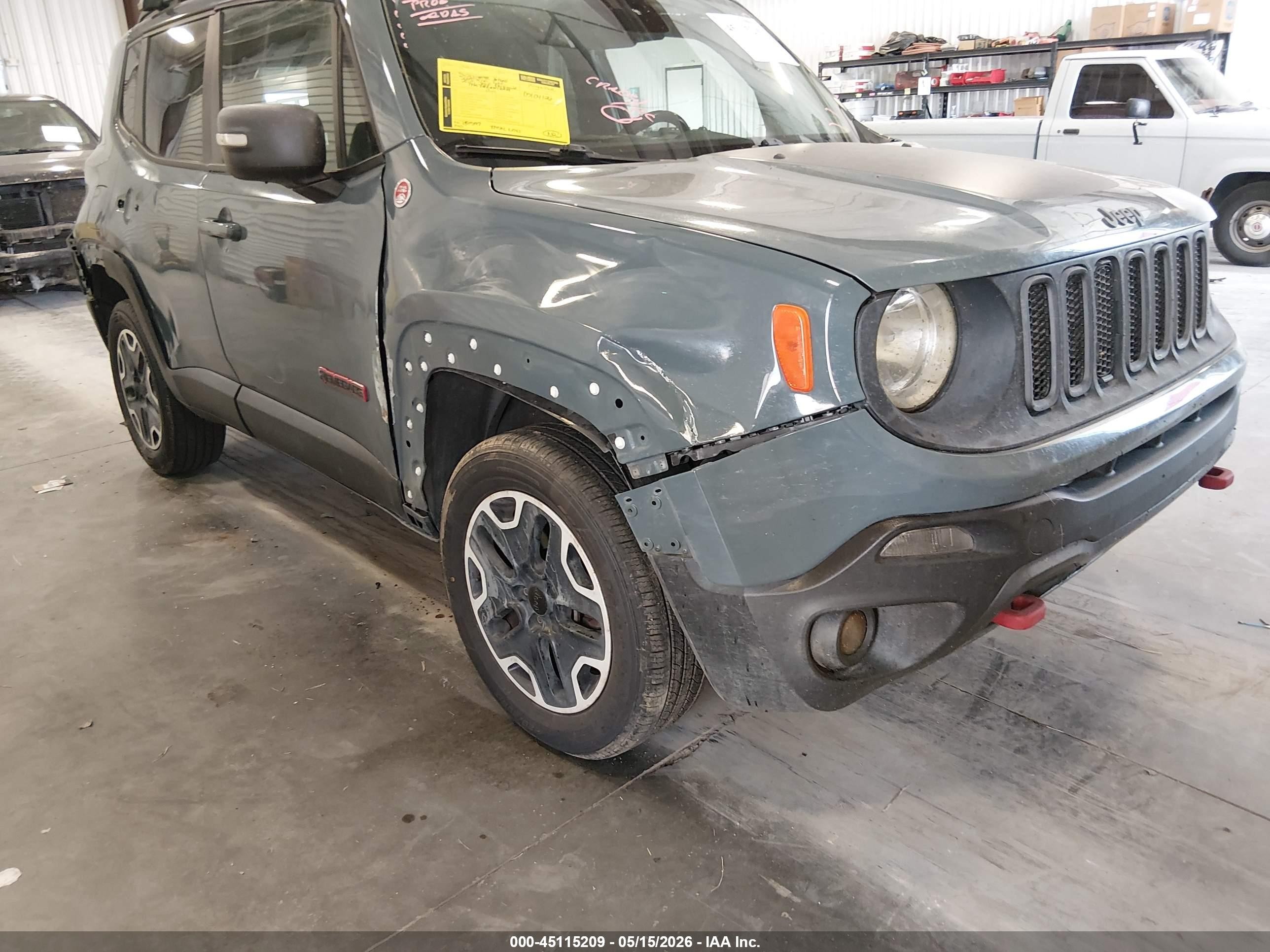 2015 Jeep Renegade Trailhawk Gray vin: ZACCJBCT0FPB69245