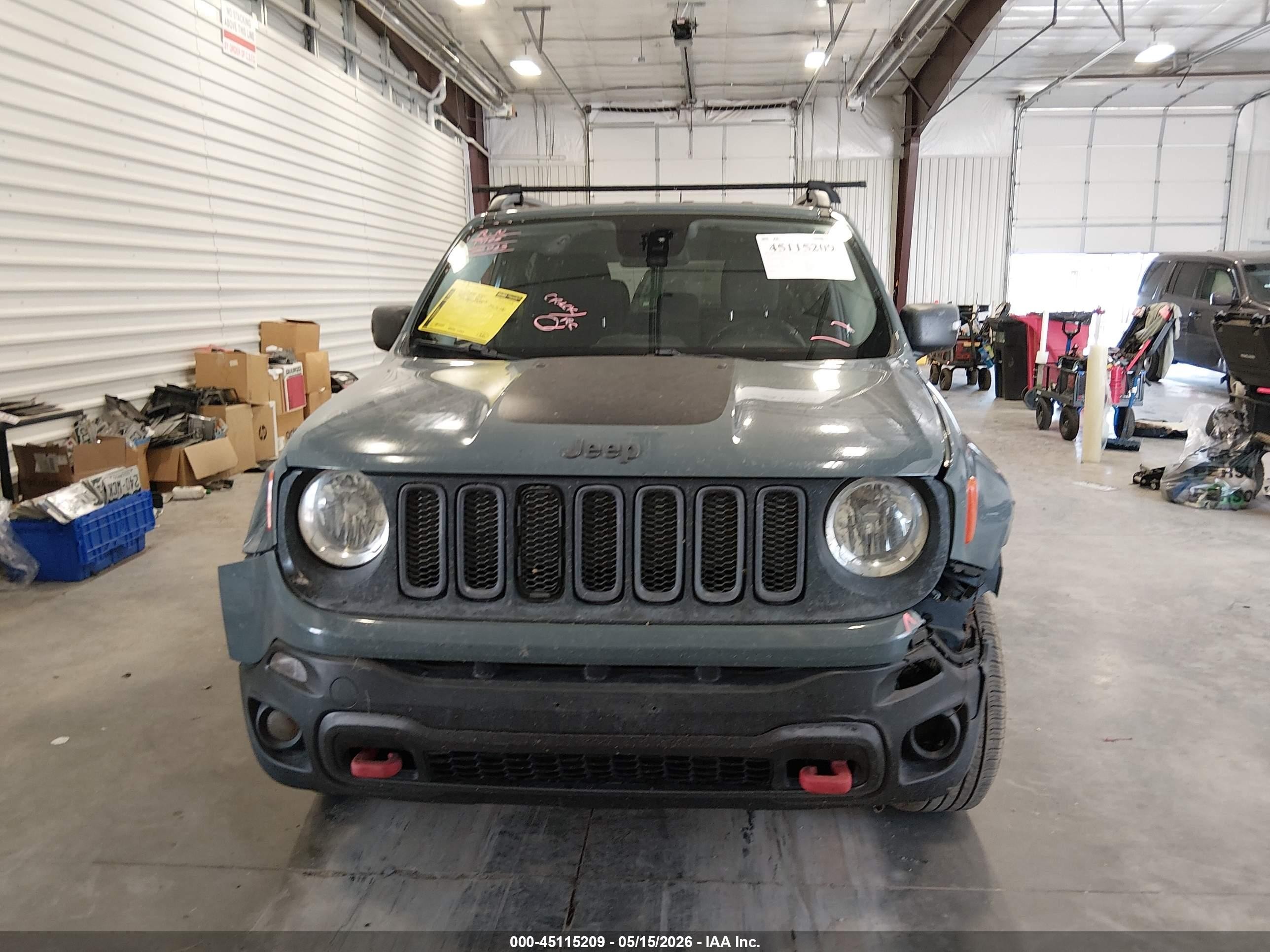2015 Jeep Renegade Trailhawk Gray vin: ZACCJBCT0FPB69245