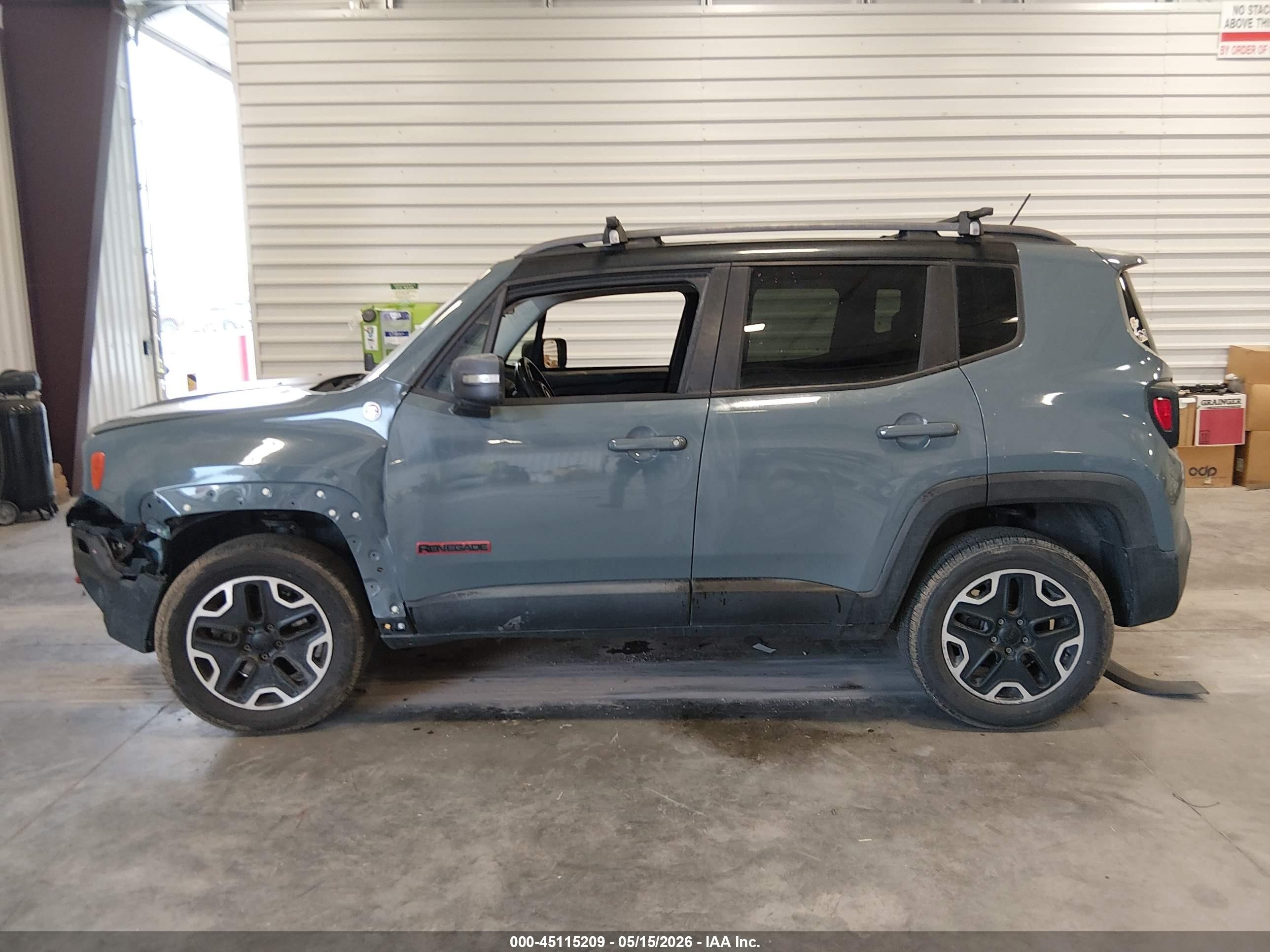 2015 Jeep Renegade Trailhawk Gray vin: ZACCJBCT0FPB69245