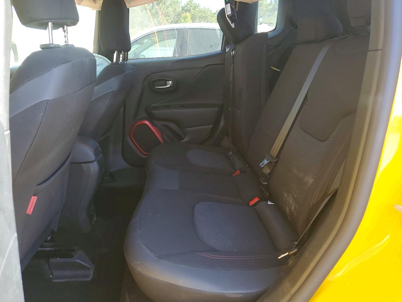 2015 Jeep Renegade Trailhawk Yellow vin: ZACCJBCT0FPB75174