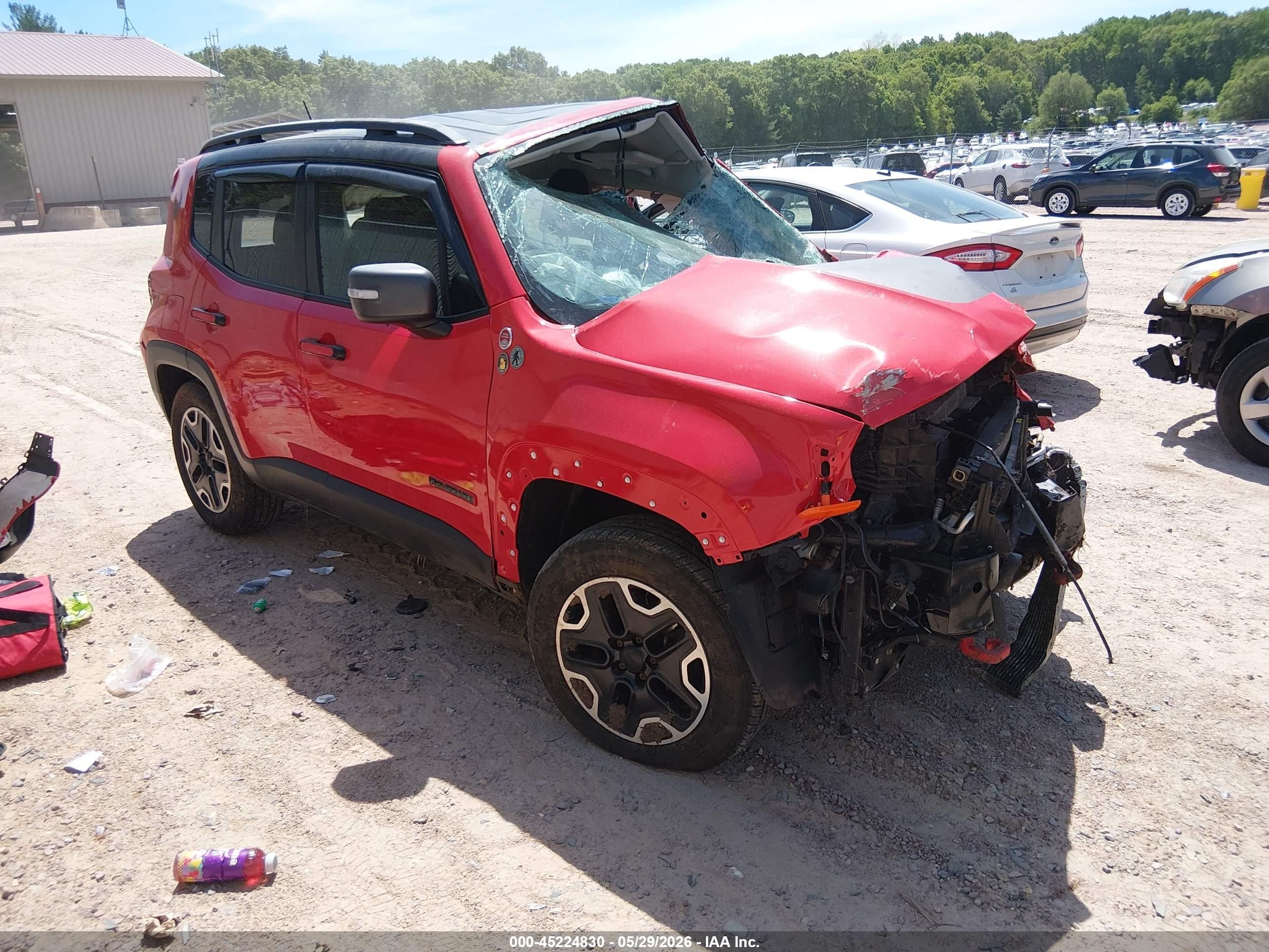 2015 Jeep Renegade Trailhawk Red vin: ZACCJBCT0FPC05123