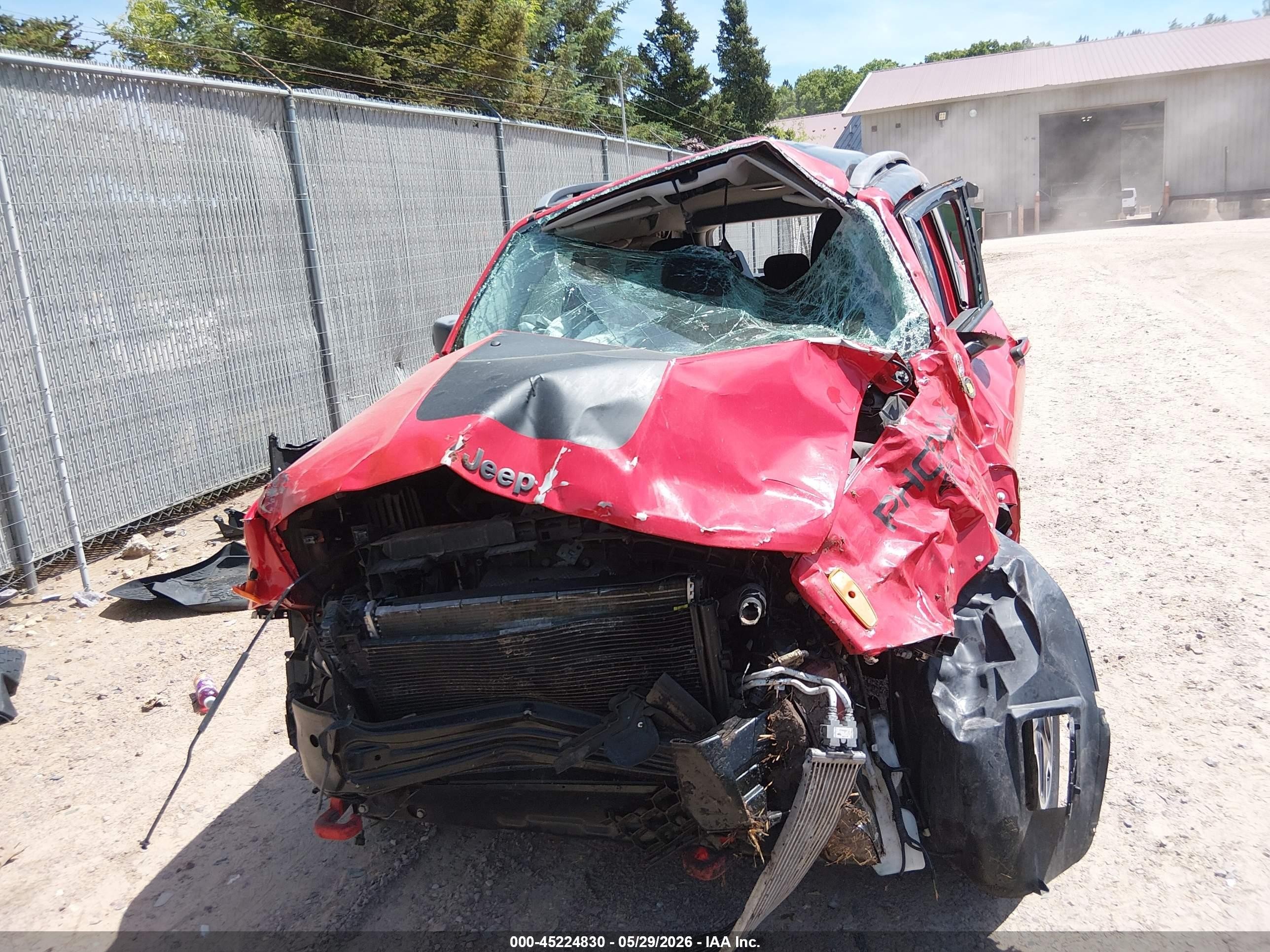 2015 Jeep Renegade Trailhawk Red vin: ZACCJBCT0FPC05123