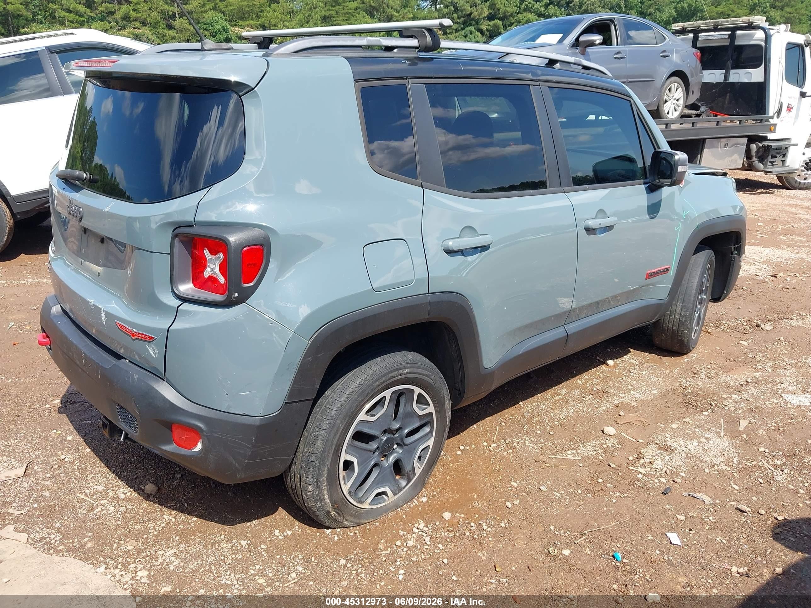 2015 Jeep Renegade Trailhawk Gray vin: ZACCJBCT0FPC17983