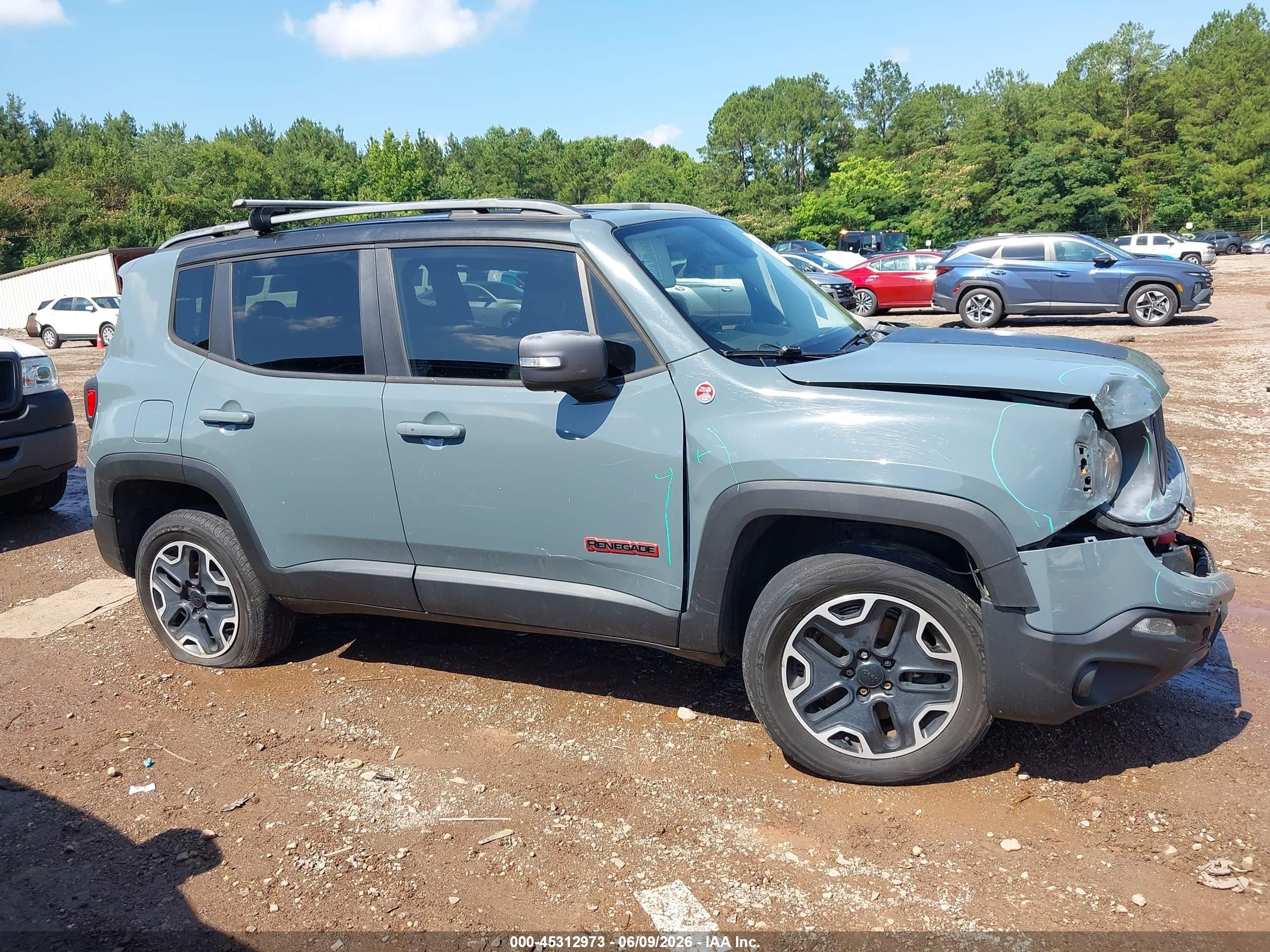 2015 Jeep Renegade Trailhawk Gray vin: ZACCJBCT0FPC17983