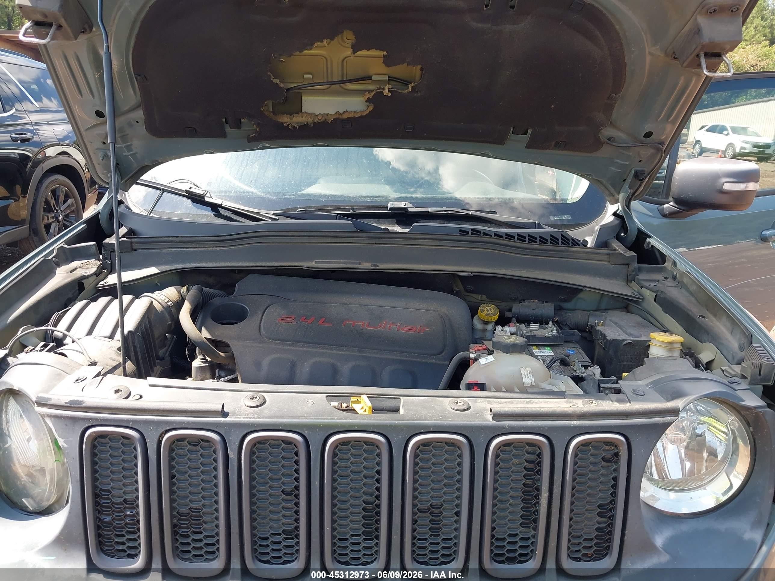 2015 Jeep Renegade Trailhawk Gray vin: ZACCJBCT0FPC17983