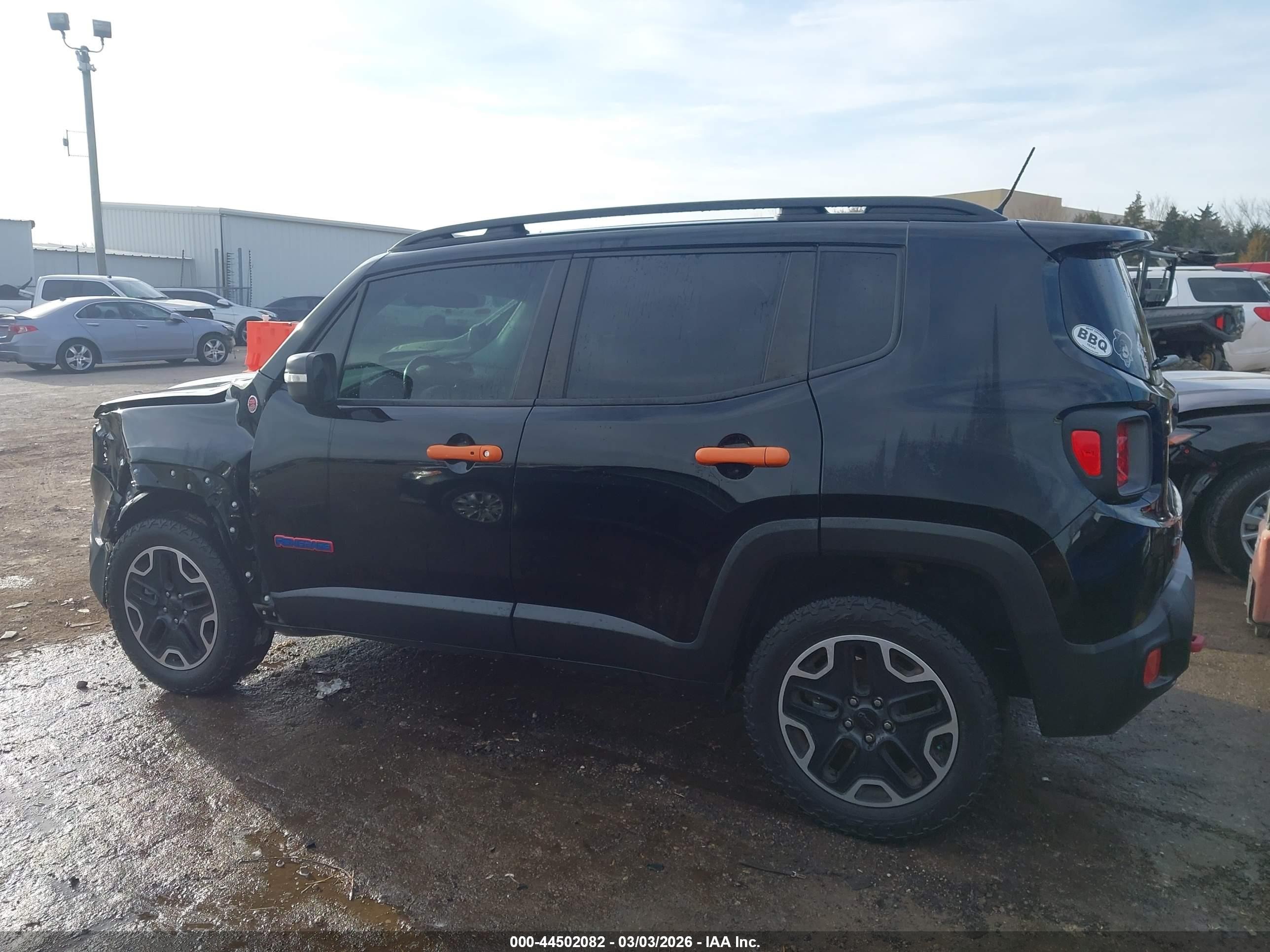 2016 Jeep Renegade Trailhawk Black vin: ZACCJBCT0GPD67335