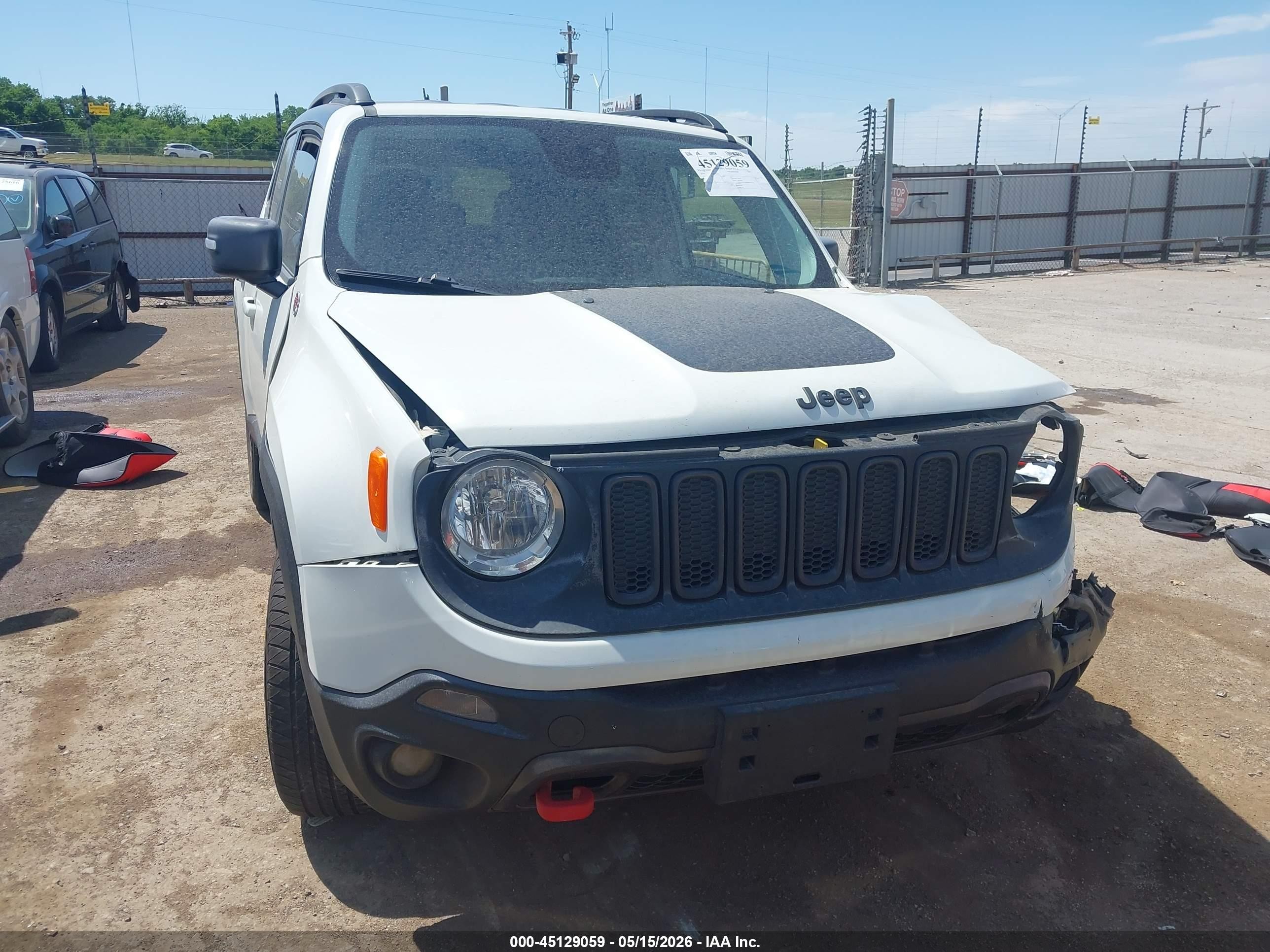 2016 Jeep Renegade Trailhawk White vin: ZACCJBCT1GPD98853