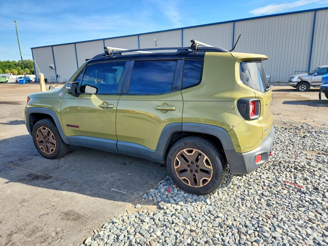 2015 Jeep Renegade Trailhawk Green vin: ZACCJBCT2FPB93900